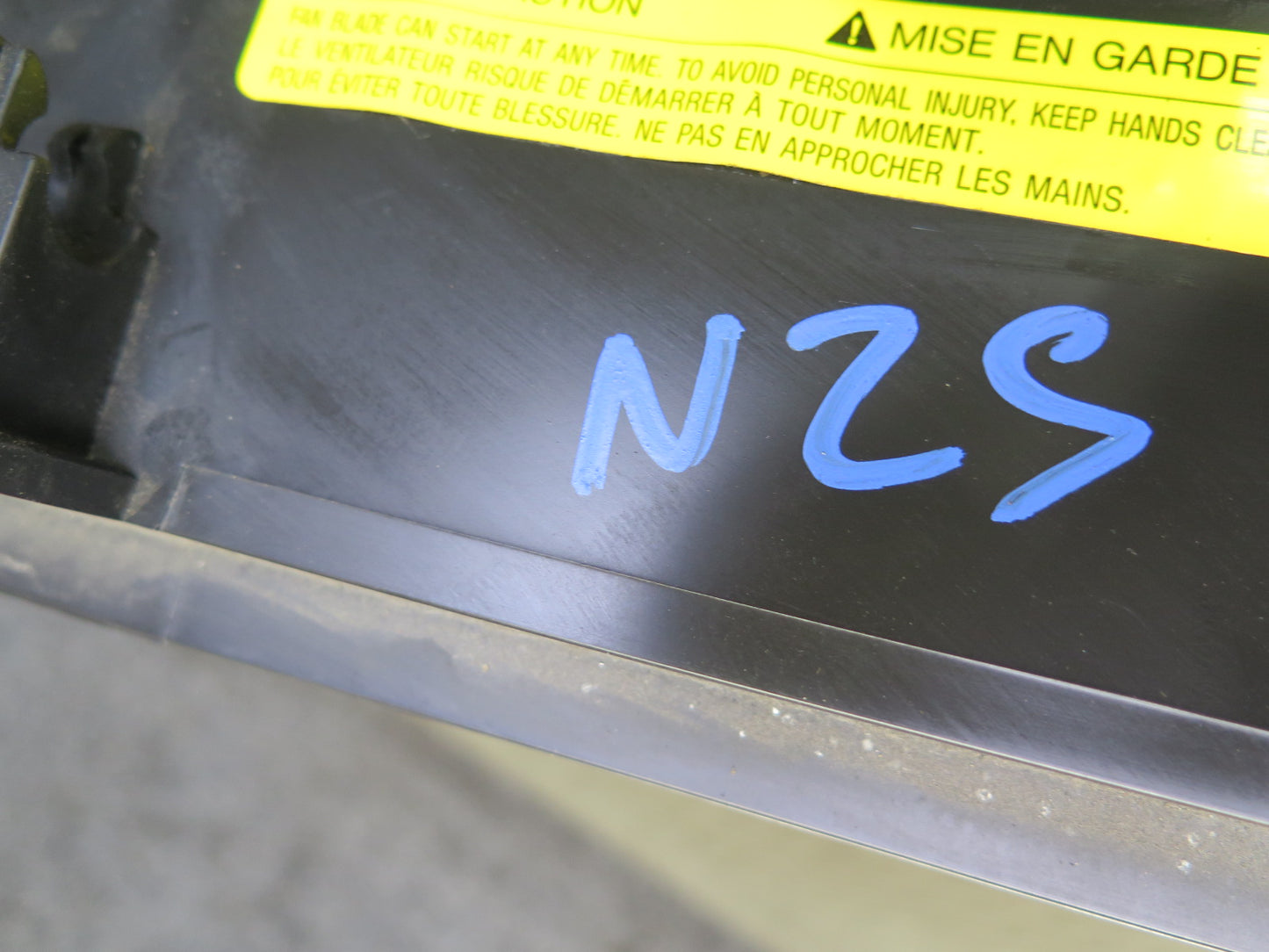 03-06 Nissan Z33 350Z Engine Cooling Fan Motor Shroud OEM