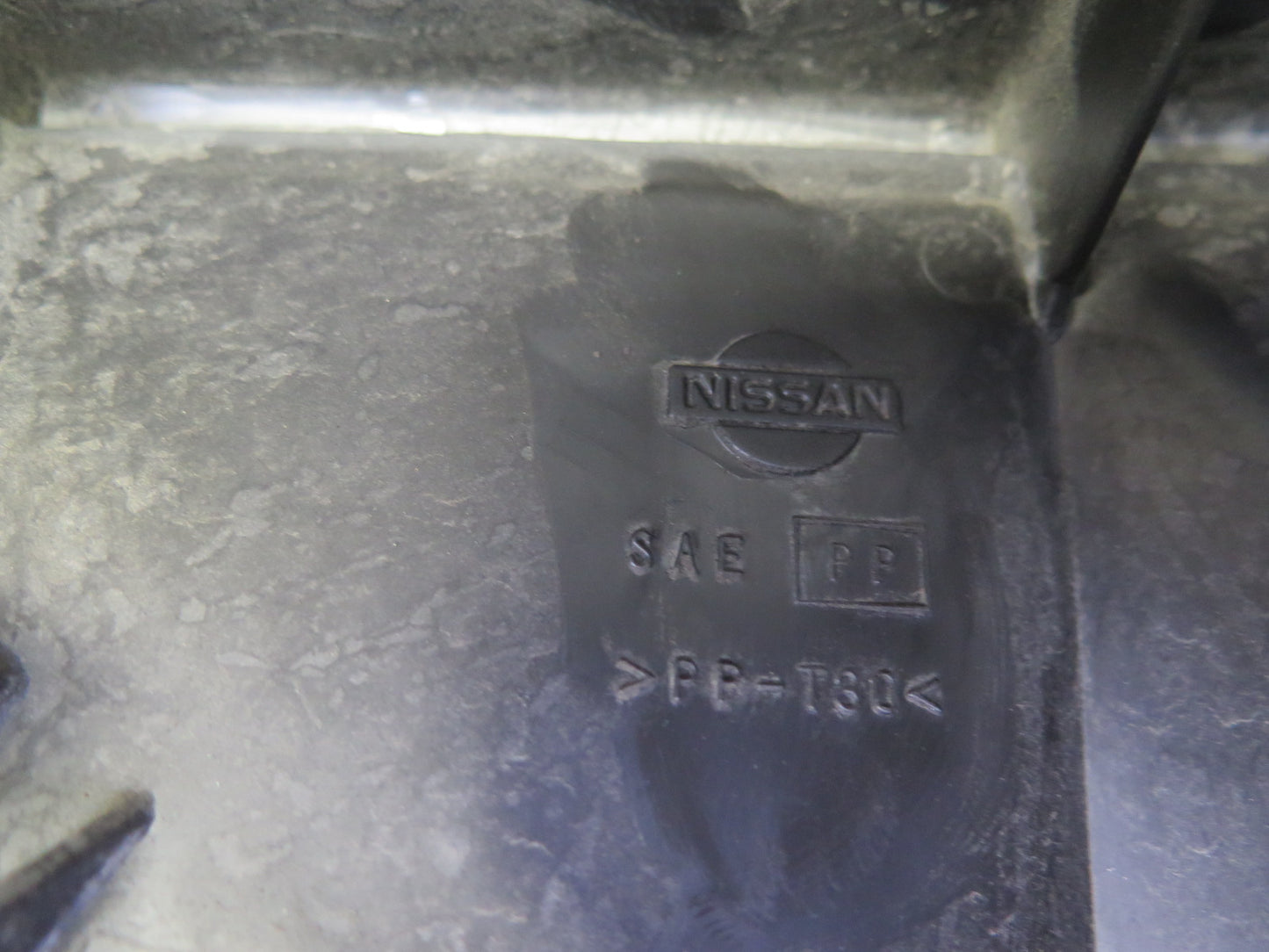 03-06 Nissan Z33 350Z Engine Cooling Fan Motor Shroud OEM