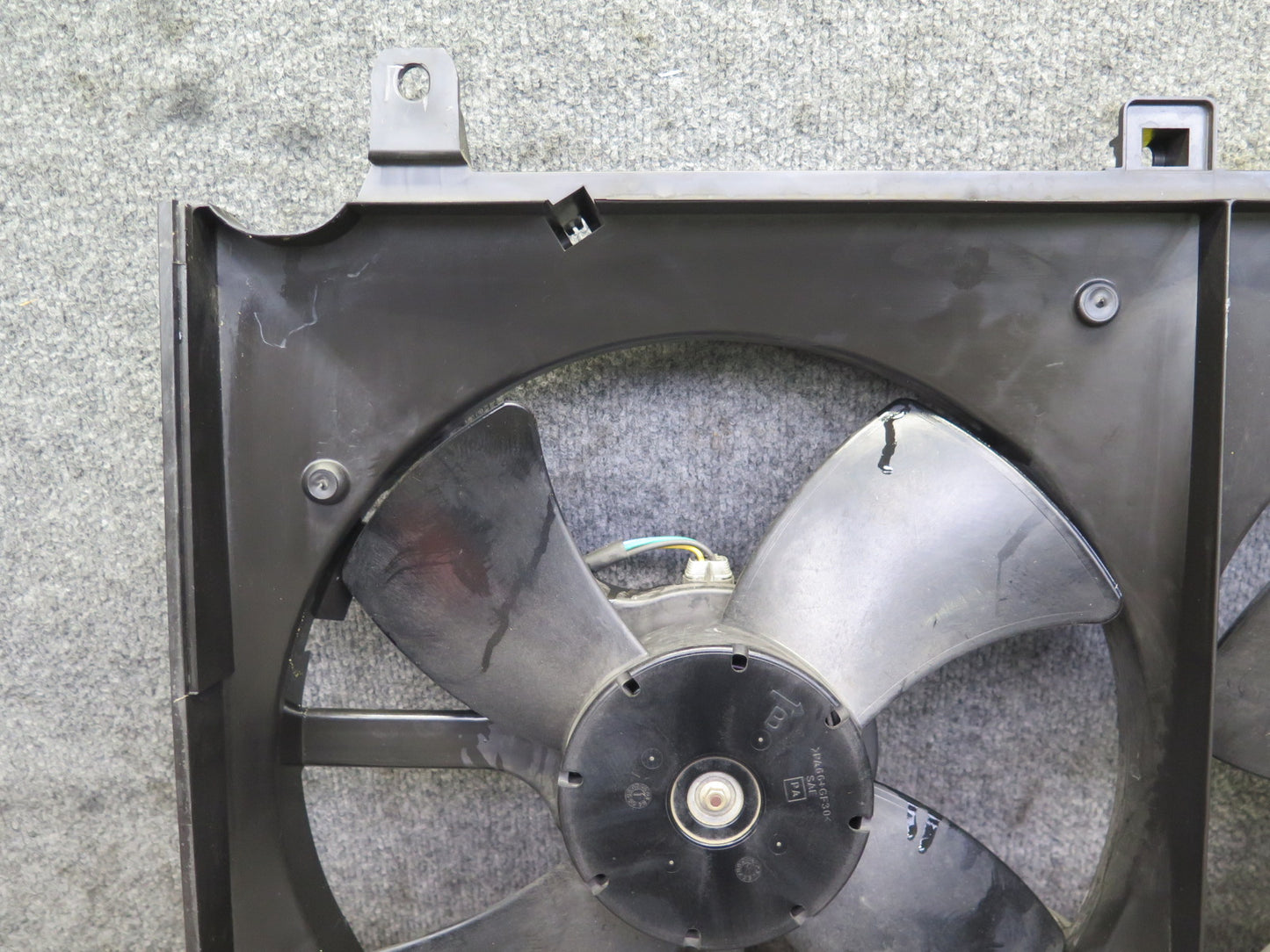 03-06 Nissan Z33 350Z Engine Cooling Fan Motor Shroud OEM