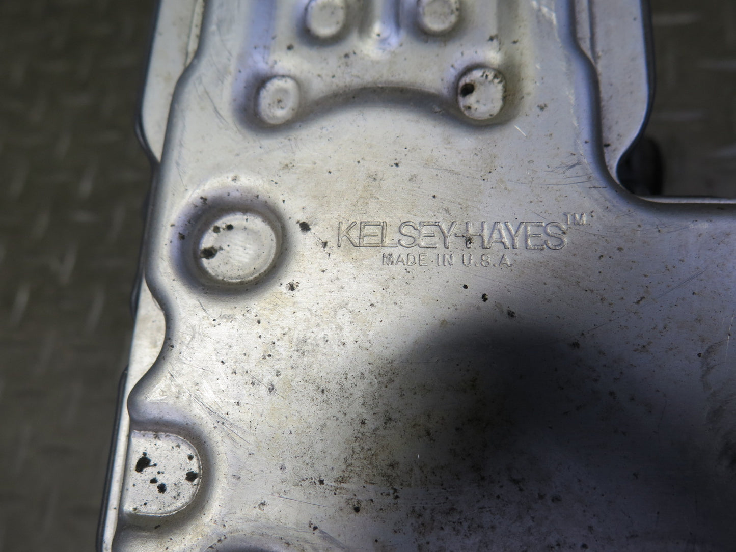 05-06 Chevrolet SSR A/T Anti Lock ABS Brake Pump Module w Bracket 13451157 OEM