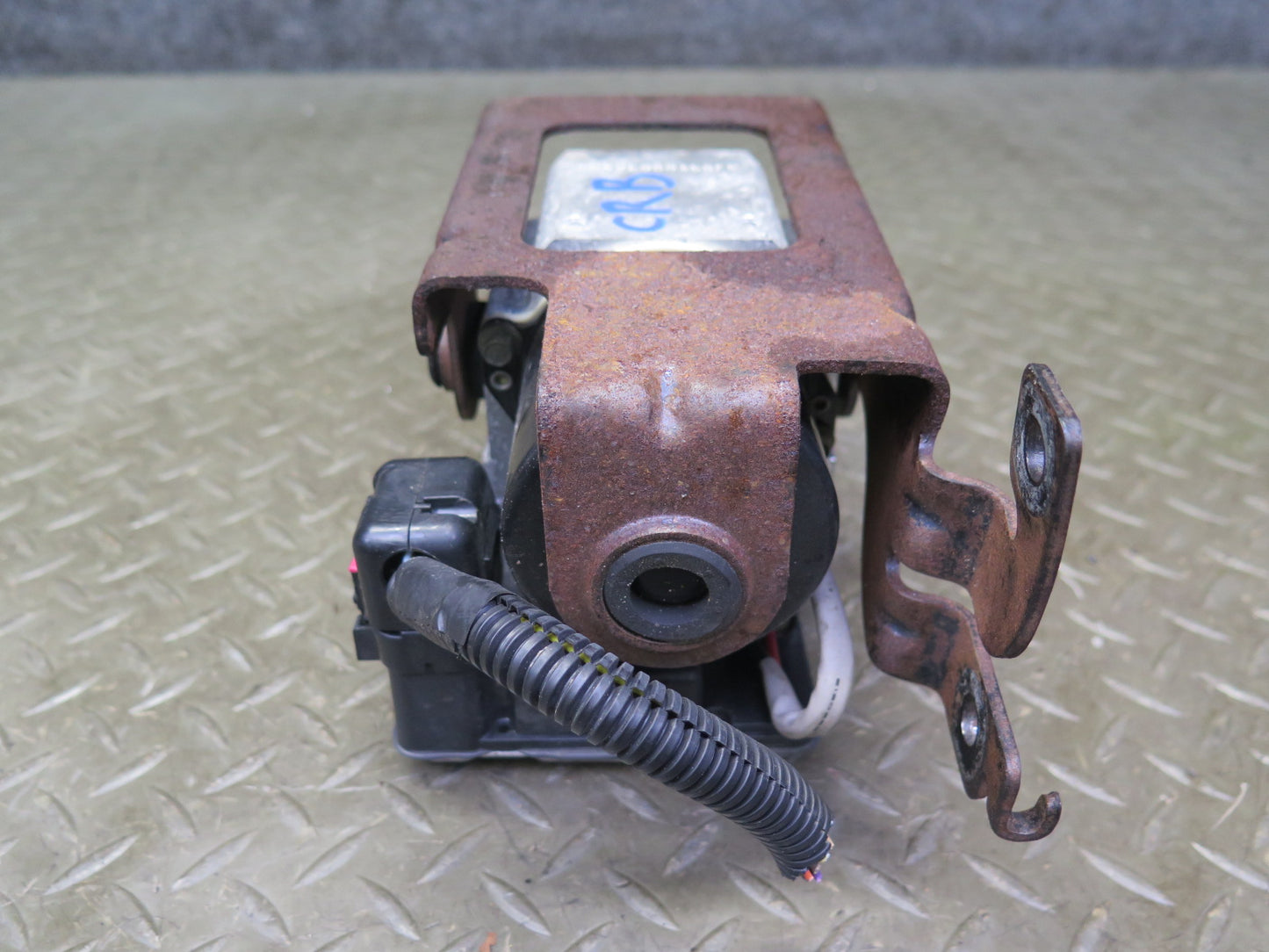 05-06 Chevrolet SSR A/T Anti Lock ABS Brake Pump Module w Bracket 13451157 OEM