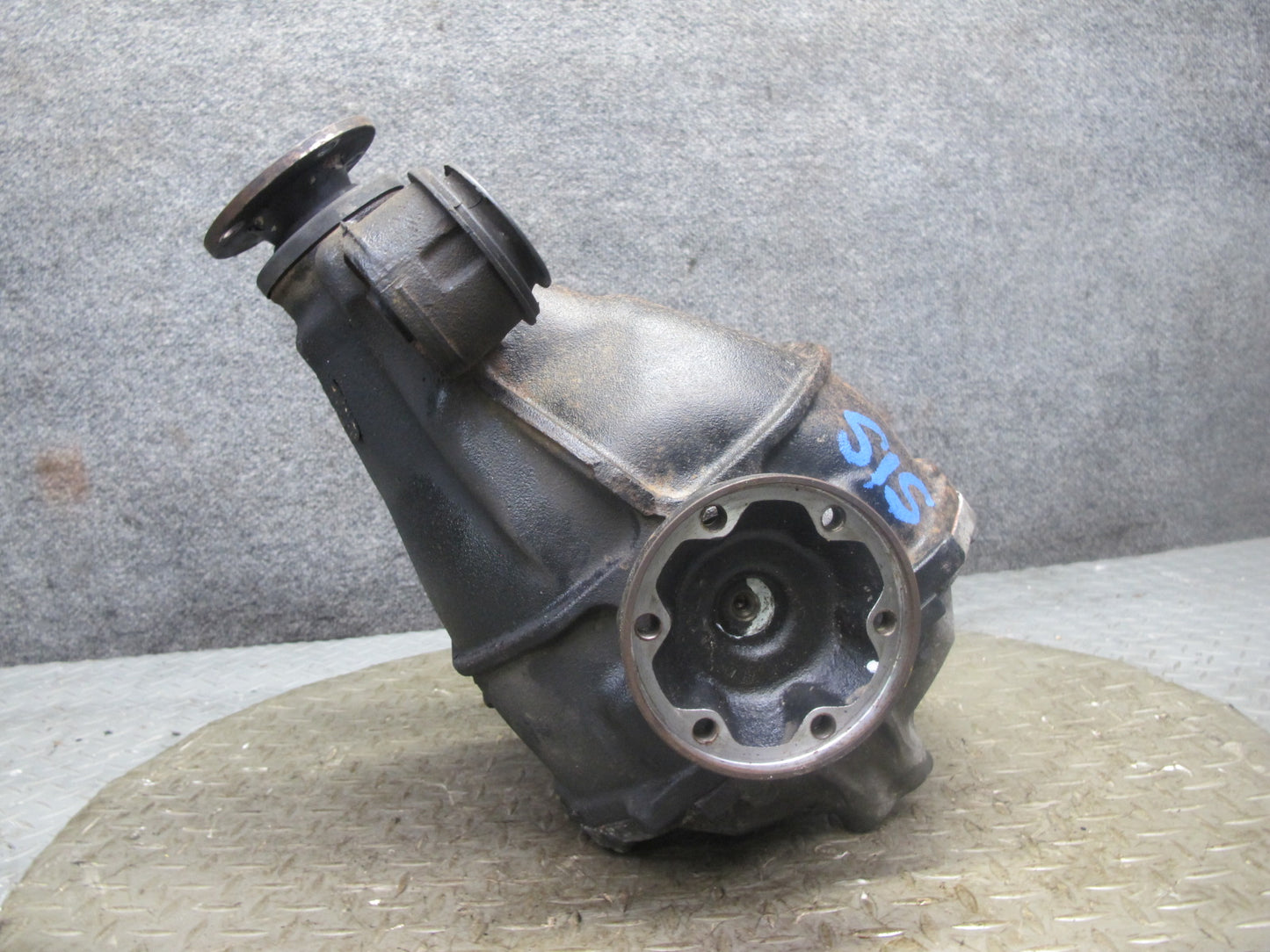 01-05 Lexus JCE10L IS300 A/T Rear Axle Differential Carrier 3.91 Ratio OEM