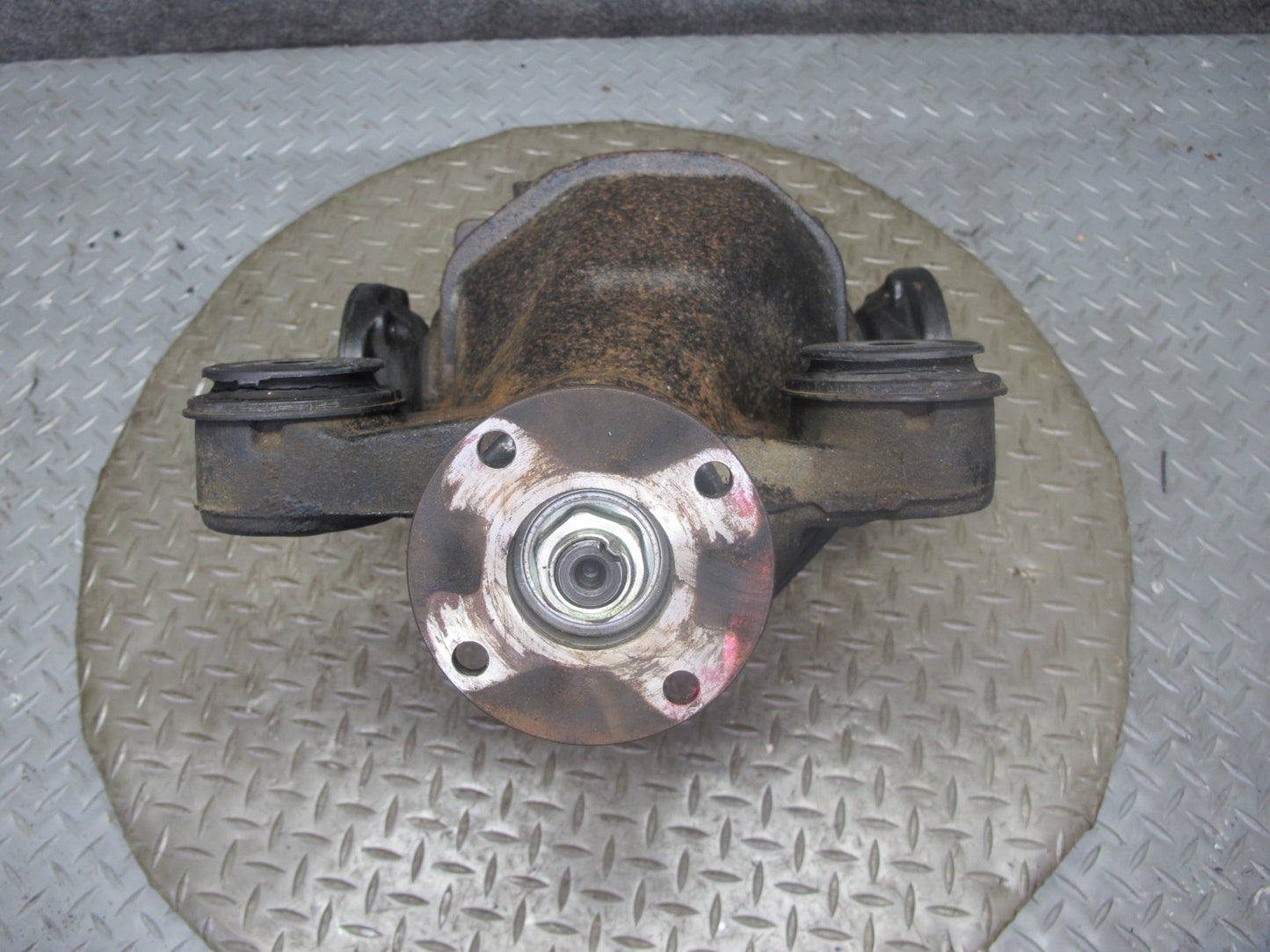 01-05 Lexus JCE10L IS300 A/T Rear Axle Differential Carrier 3.91 Ratio OEM