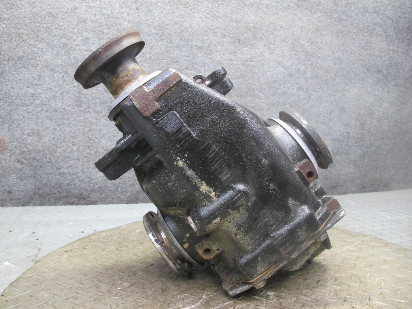 01-06 BMW E46 330i 330ci M/T Rear Differential Carrier 3.07 Ratio 77K Miles OEM