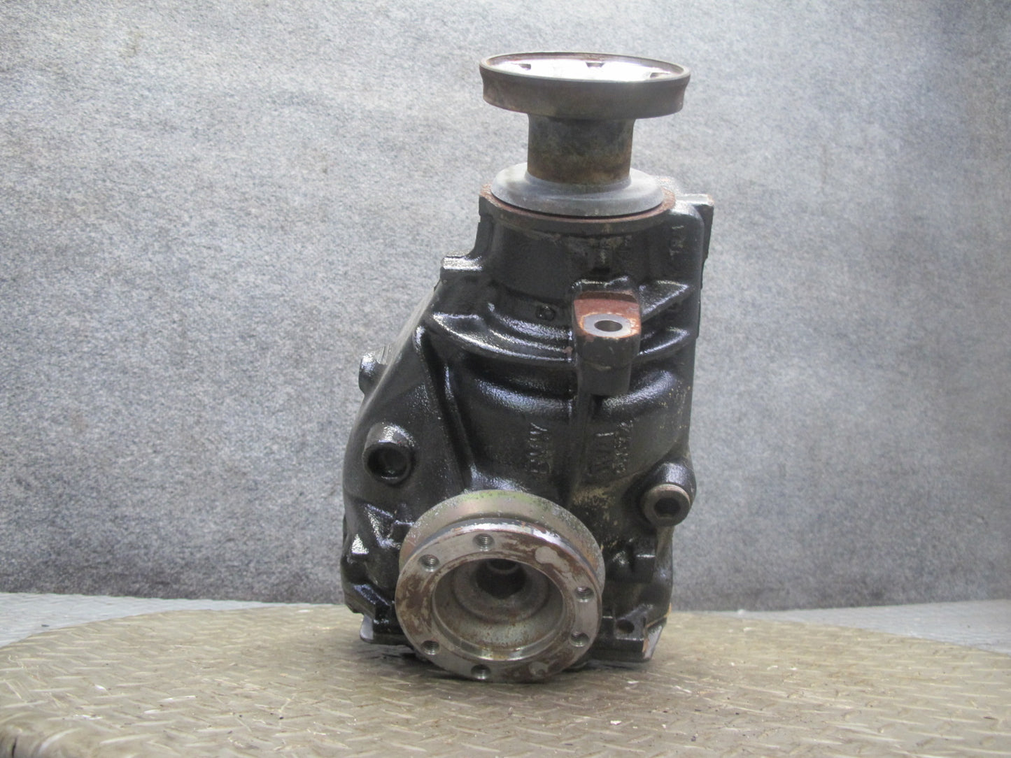 01-06 BMW E46 330i 330ci M/T Rear Differential Carrier 3.07 Ratio 77K Miles OEM