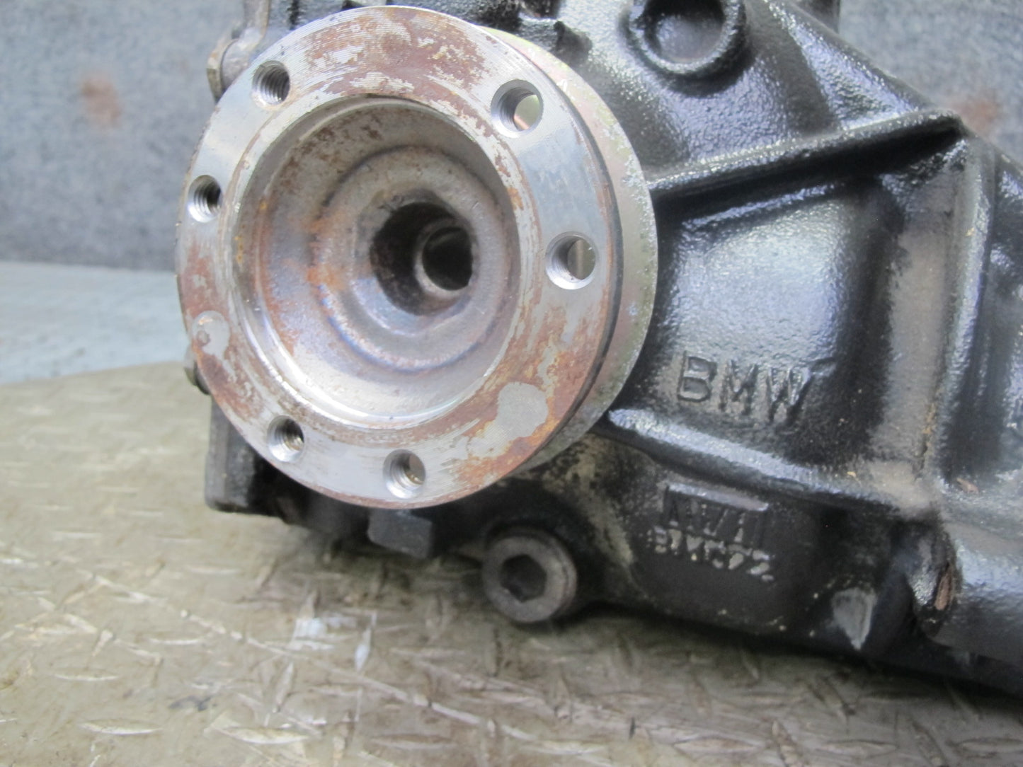 01-06 BMW E46 330i 330ci M/T Rear Differential Carrier 3.07 Ratio 77K Miles OEM