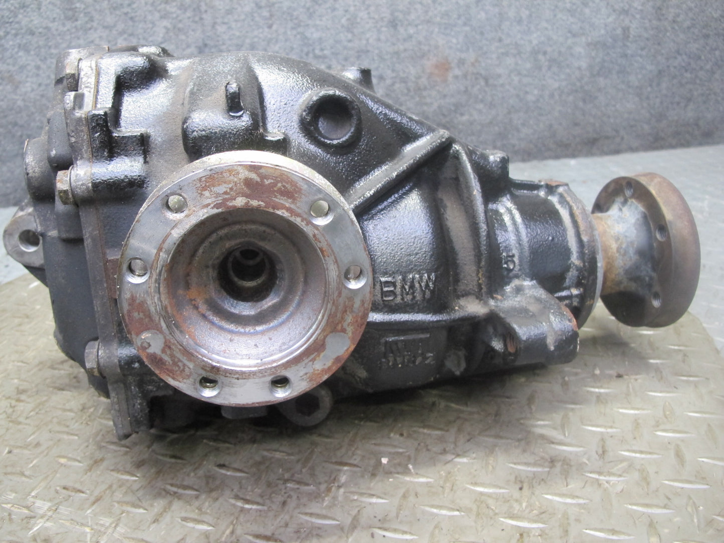 01-06 BMW E46 330i 330ci M/T Rear Differential Carrier 3.07 Ratio 77K Miles OEM
