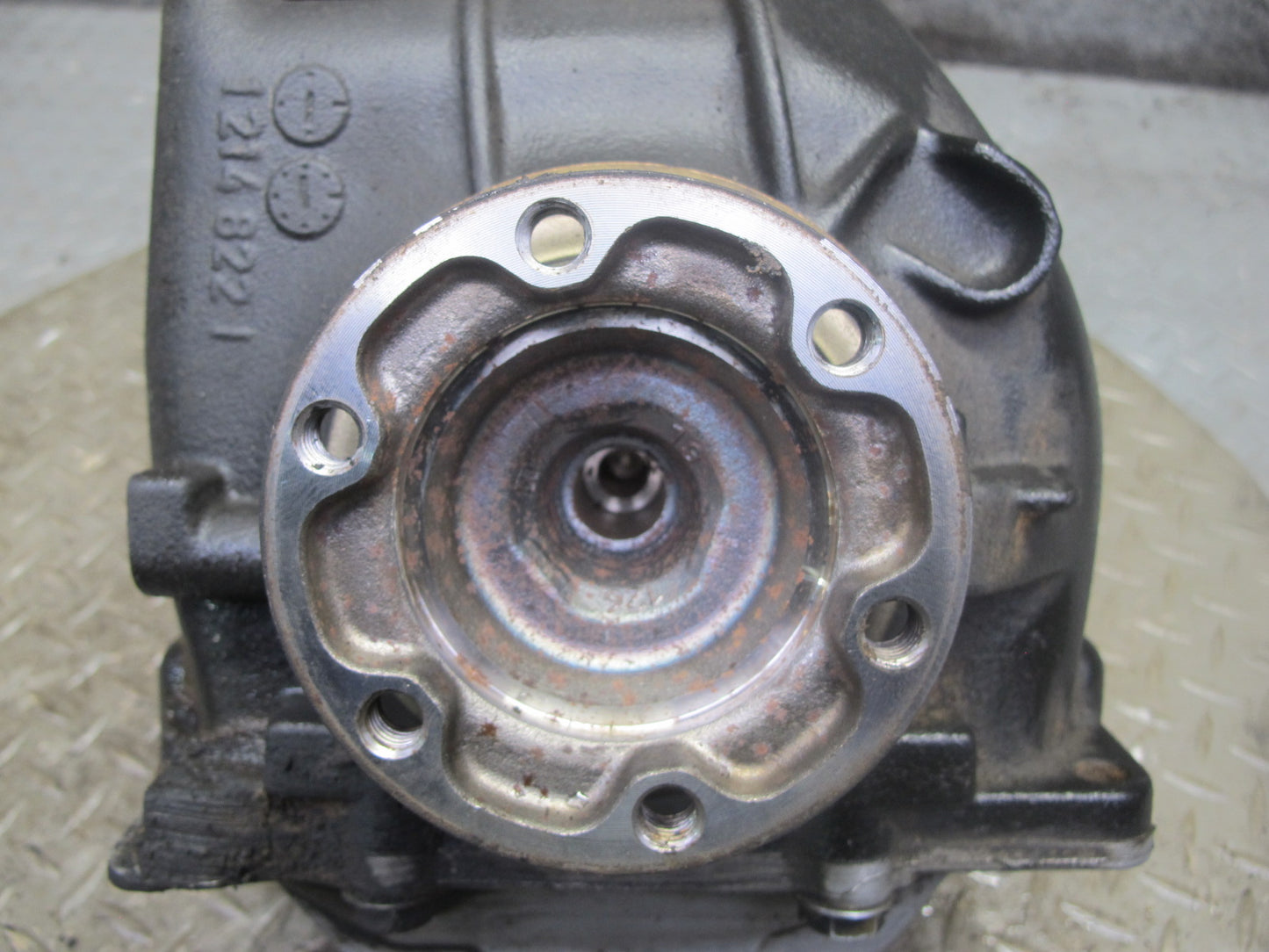 01-06 BMW E46 330i 330Ci A/T Rear Differential Carrier 3.38 Ratio 7505393 OEM