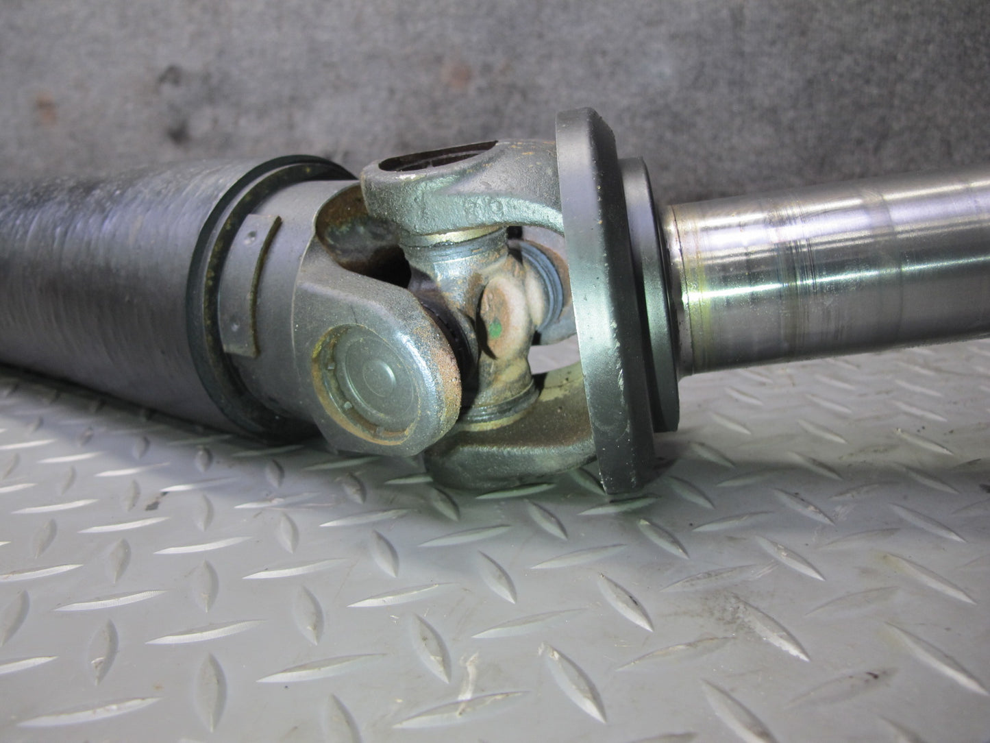 03-09 Nissan Z33 350Z RWD M/T Manual Transmission Driveshaft Carbon 68K Mile OEM