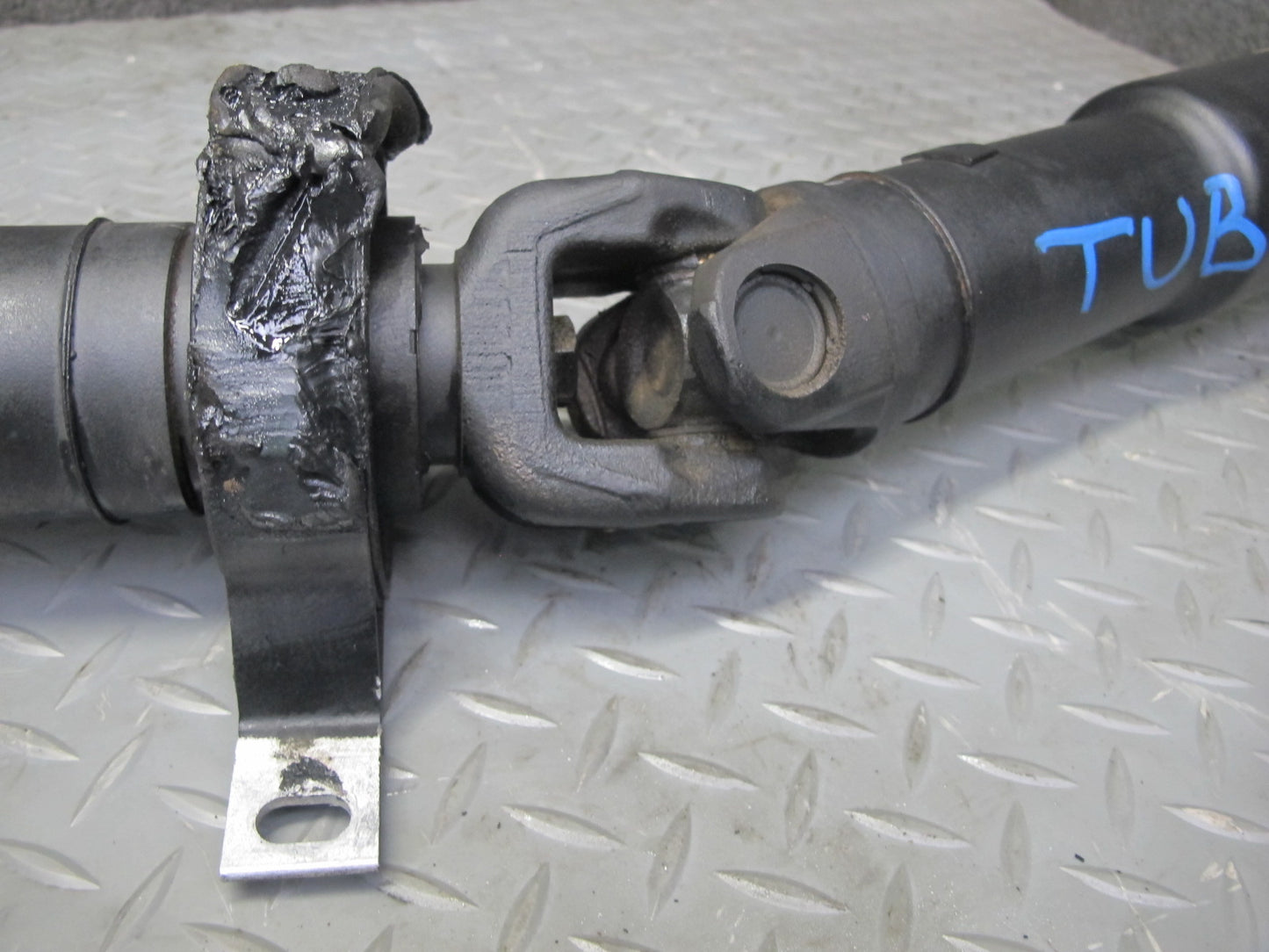 04-06 BMW E46 330i 330Ci RWD A/T Rear Driveshaft Drive Shaft 104K 7505214 OEM