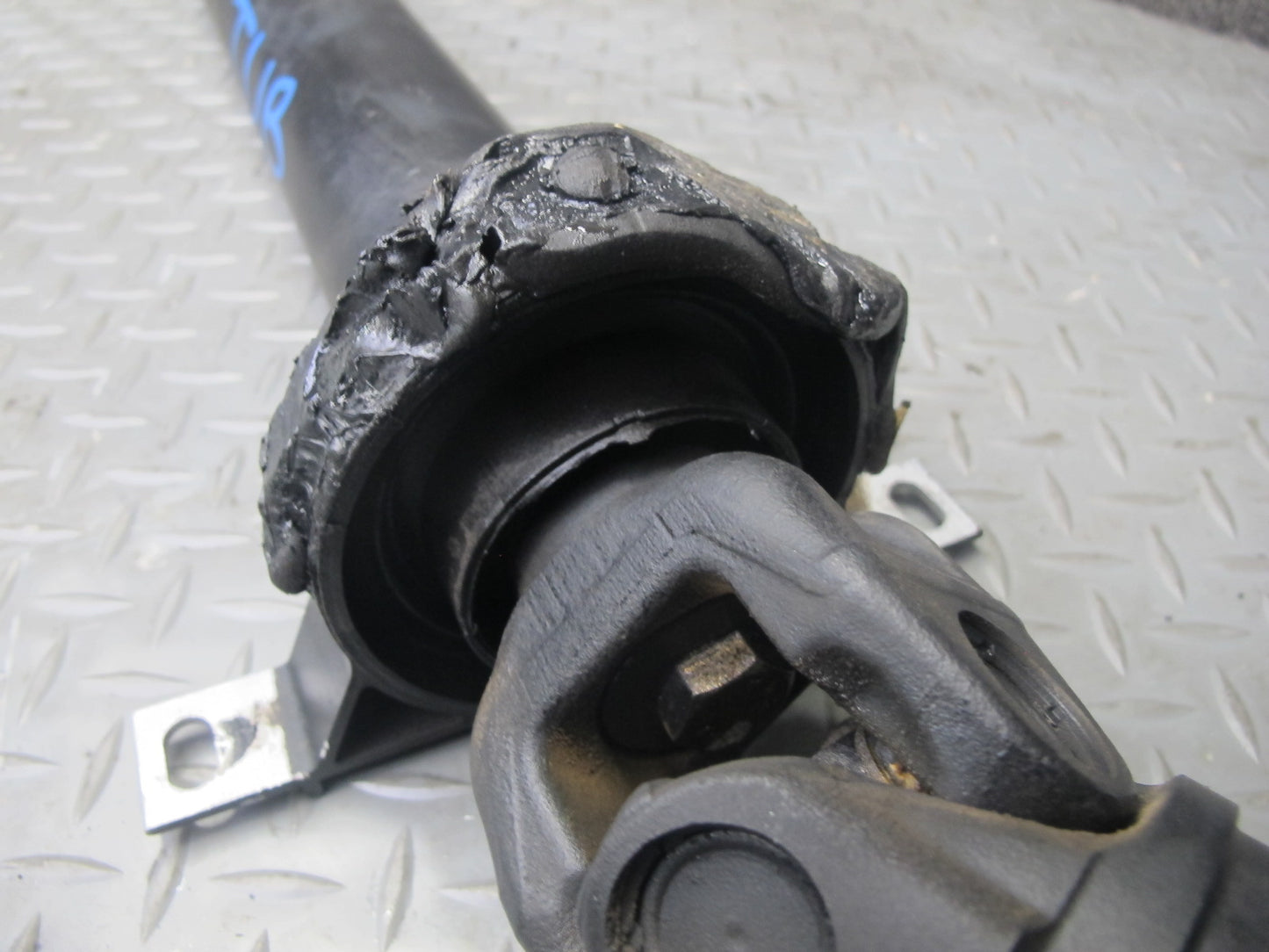 04-06 BMW E46 330i 330Ci RWD A/T Rear Driveshaft Drive Shaft 104K 7505214 OEM