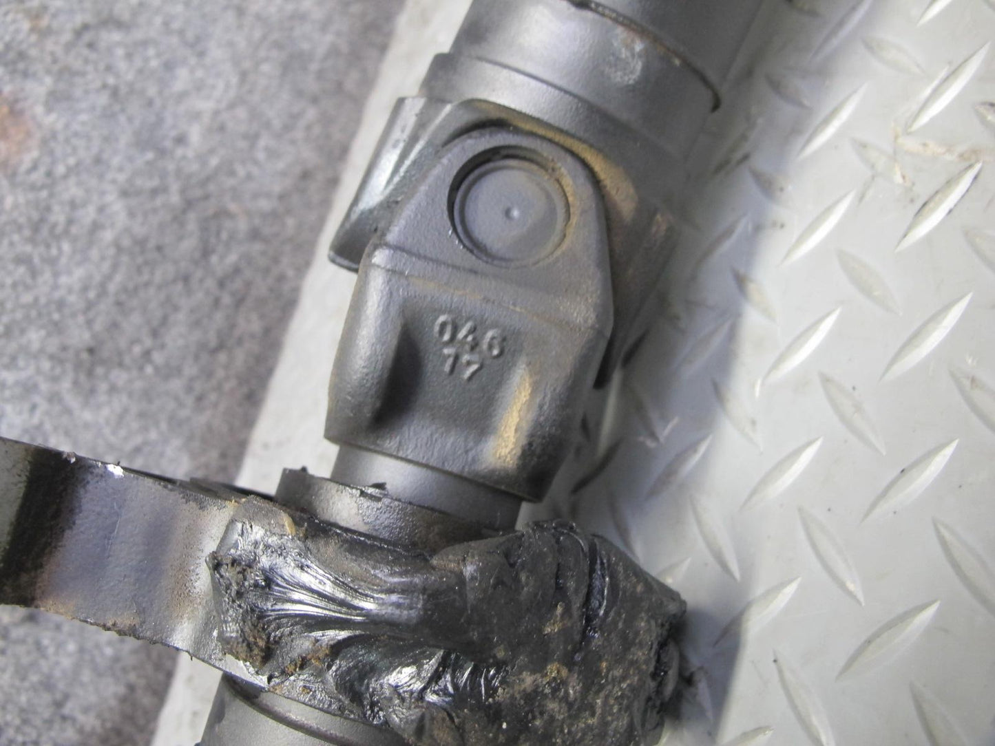 04-06 BMW E46 330i 330Ci RWD A/T Rear Driveshaft Drive Shaft 104K 7505214 OEM