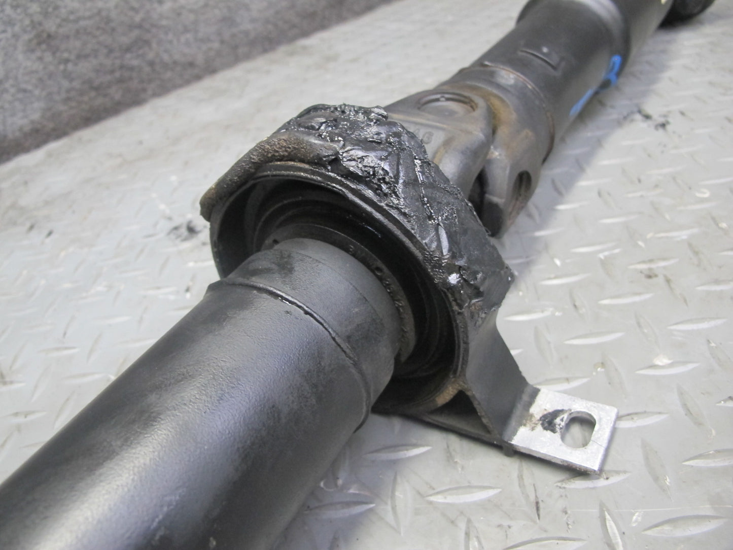 04-06 BMW E46 330i 330Ci RWD A/T Rear Driveshaft Drive Shaft 104K 7505214 OEM