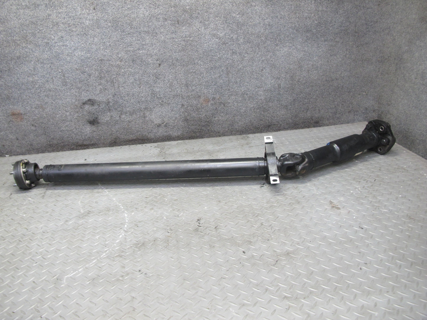 04-06 BMW E46 330i 330Ci RWD A/T Rear Driveshaft Drive Shaft 104K 7505214 OEM