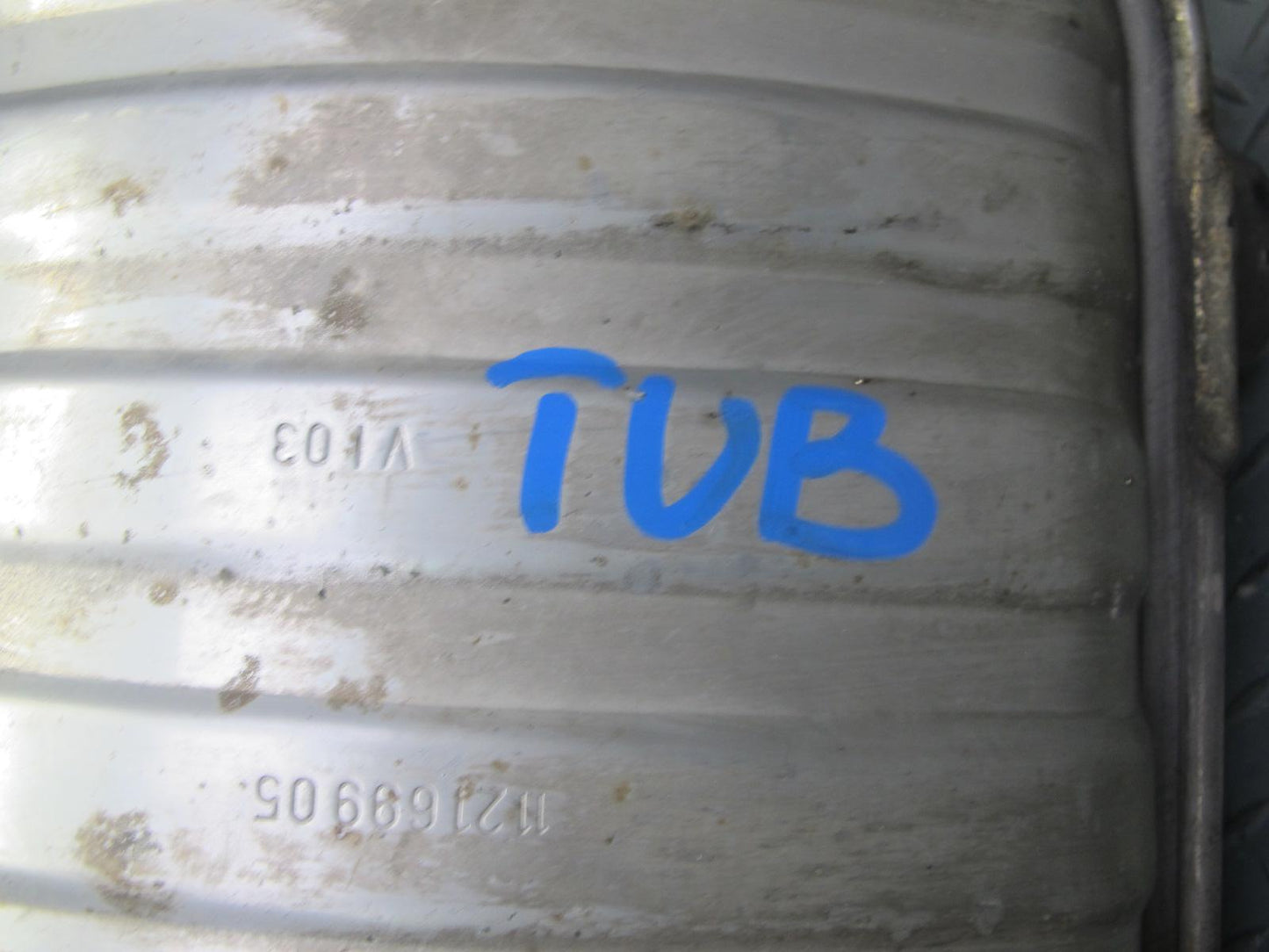 01-06 BMW E46 330ci Convertible Rear Exhaust Muffler 7502553 OEM