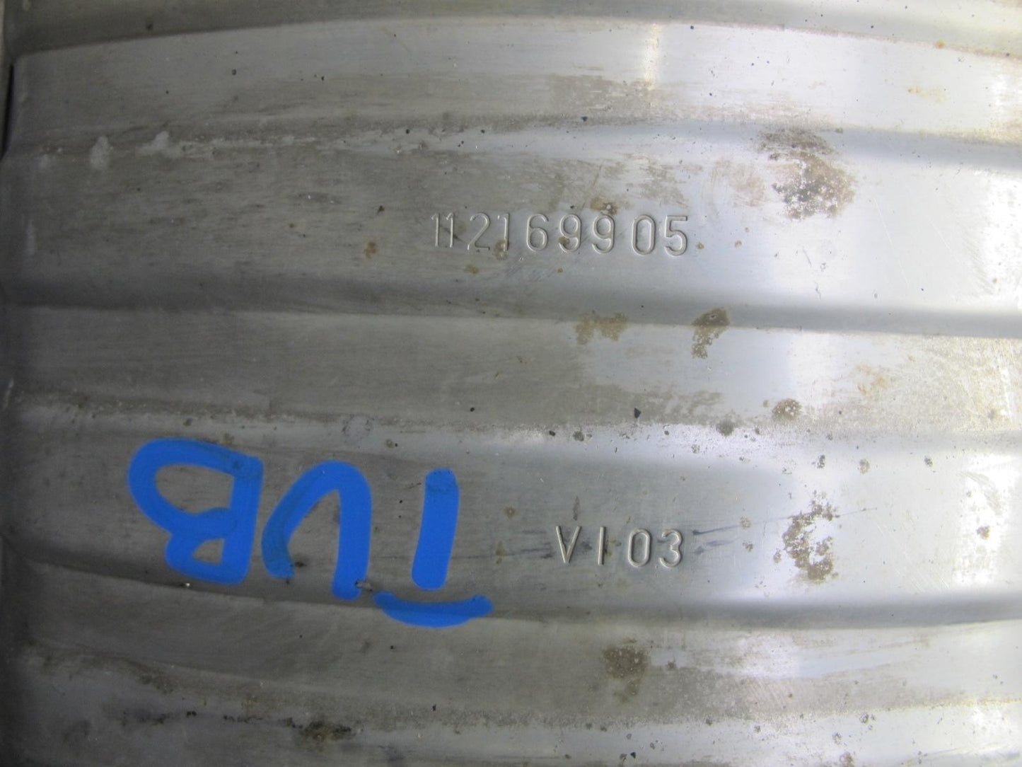 01-06 BMW E46 330ci Convertible Rear Exhaust Muffler 7502553 OEM