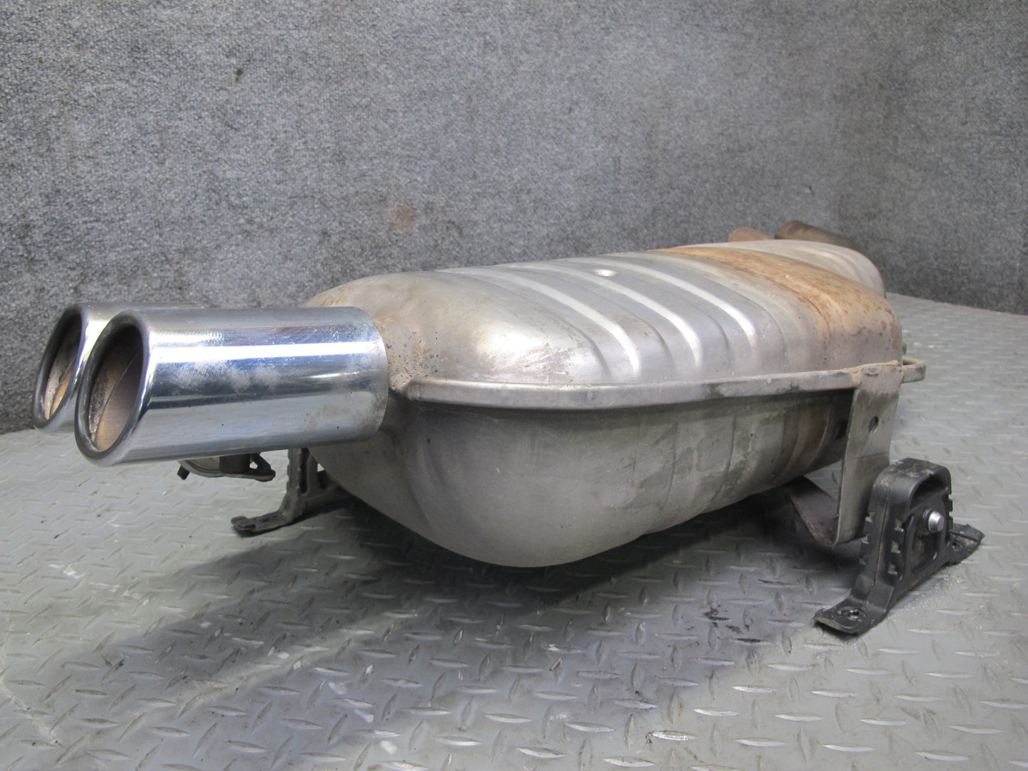 01-06 BMW E46 330ci Convertible Rear Exhaust Muffler 7502553 OEM