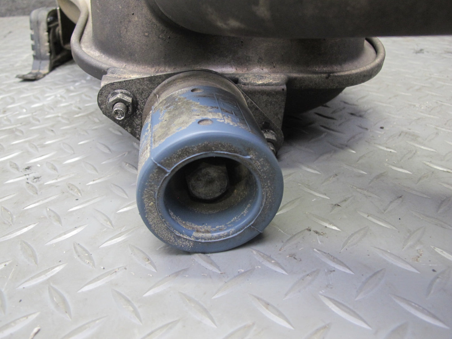 01-06 BMW E46 330ci Convertible Rear Exhaust Muffler 7502553 OEM