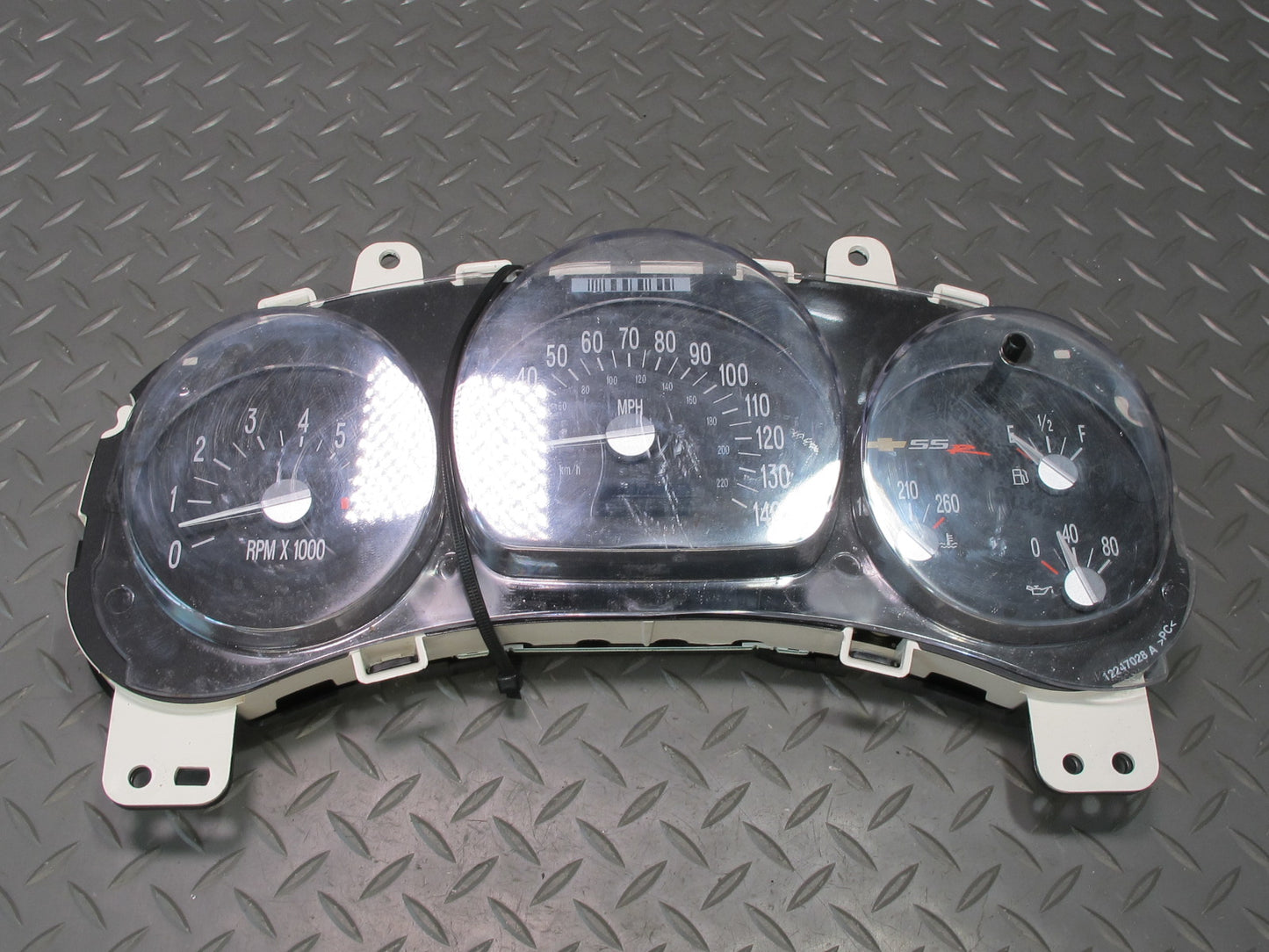 2005 Chevrolet SSR A/T Instrument Cluster Gauge Speedometer OEM