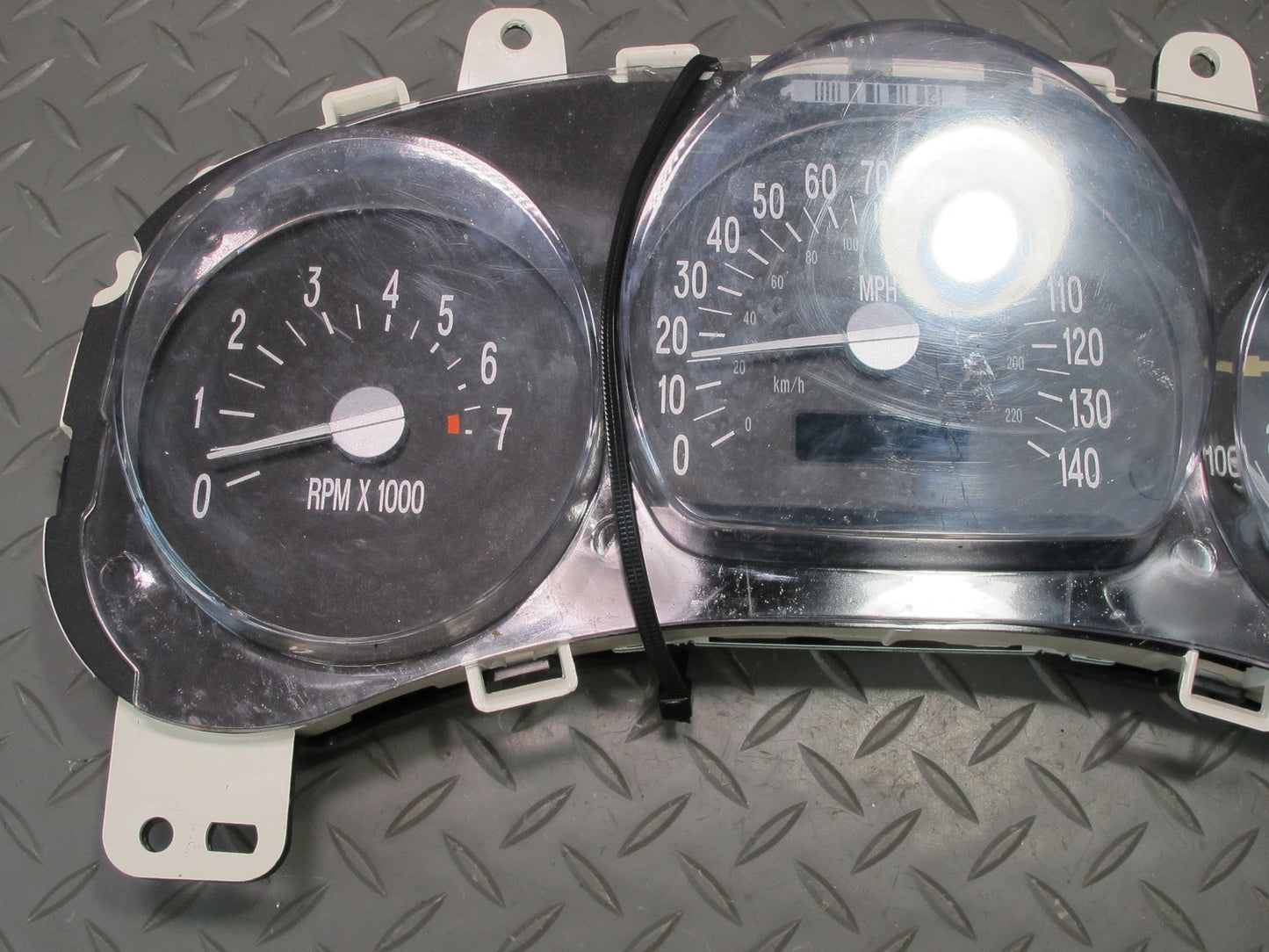 2005 Chevrolet SSR A/T Instrument Cluster Gauge Speedometer OEM