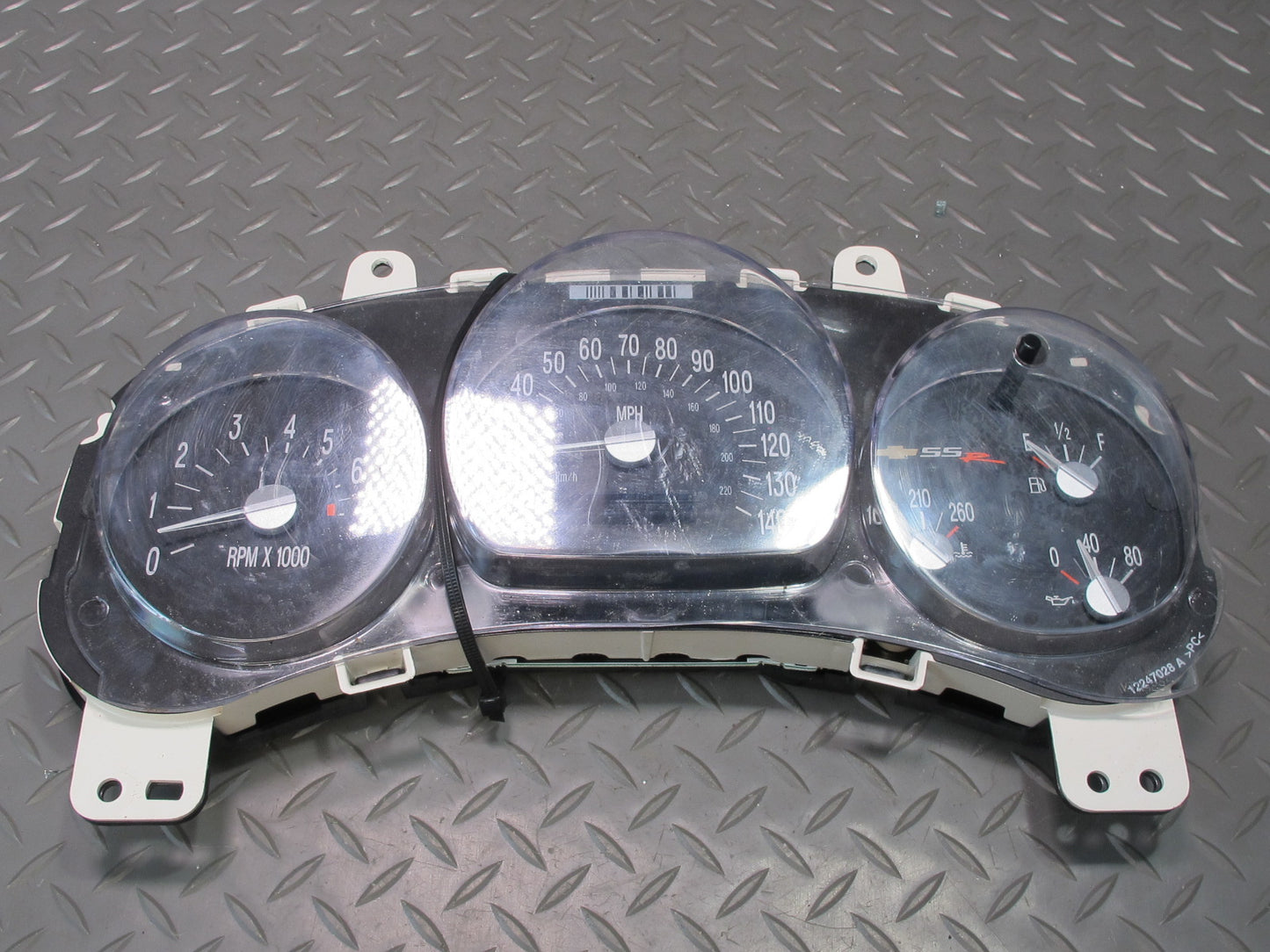 2005 Chevrolet SSR A/T Instrument Cluster Gauge Speedometer OEM