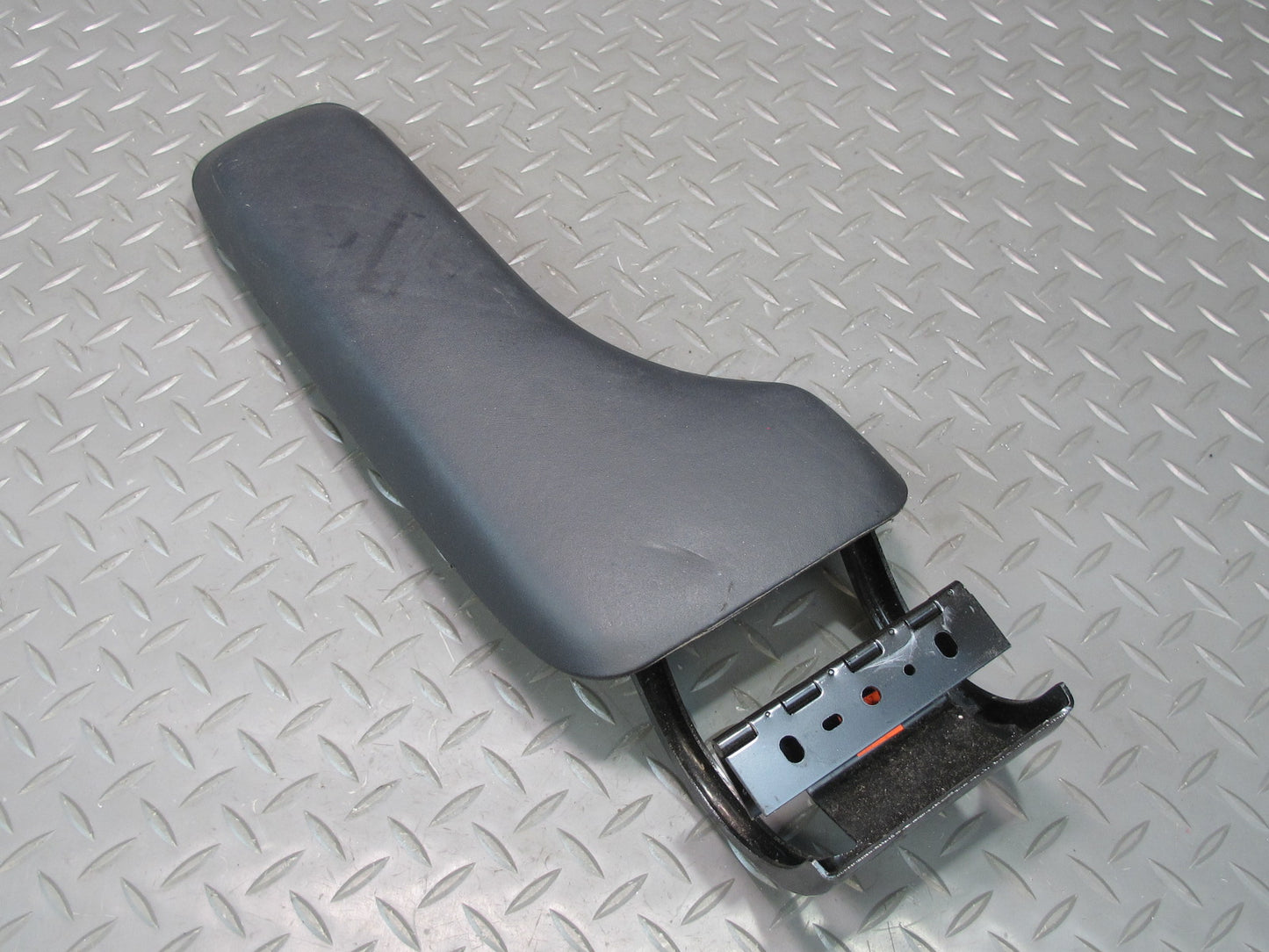 03-06 Chevrolet SSR Center Console Armrest Storage Lid Black OEM