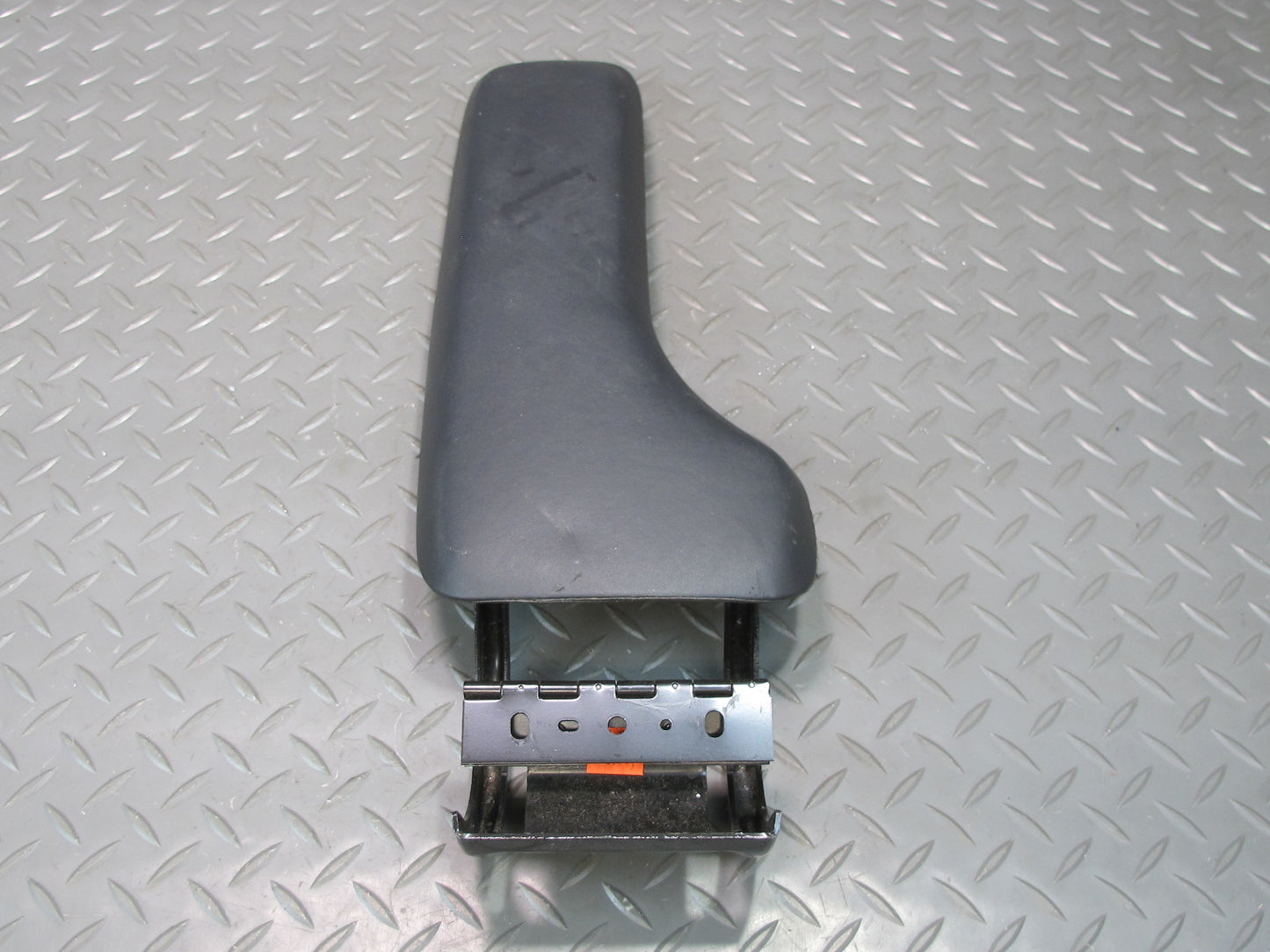 03-06 Chevrolet SSR Center Console Armrest Storage Lid Black OEM