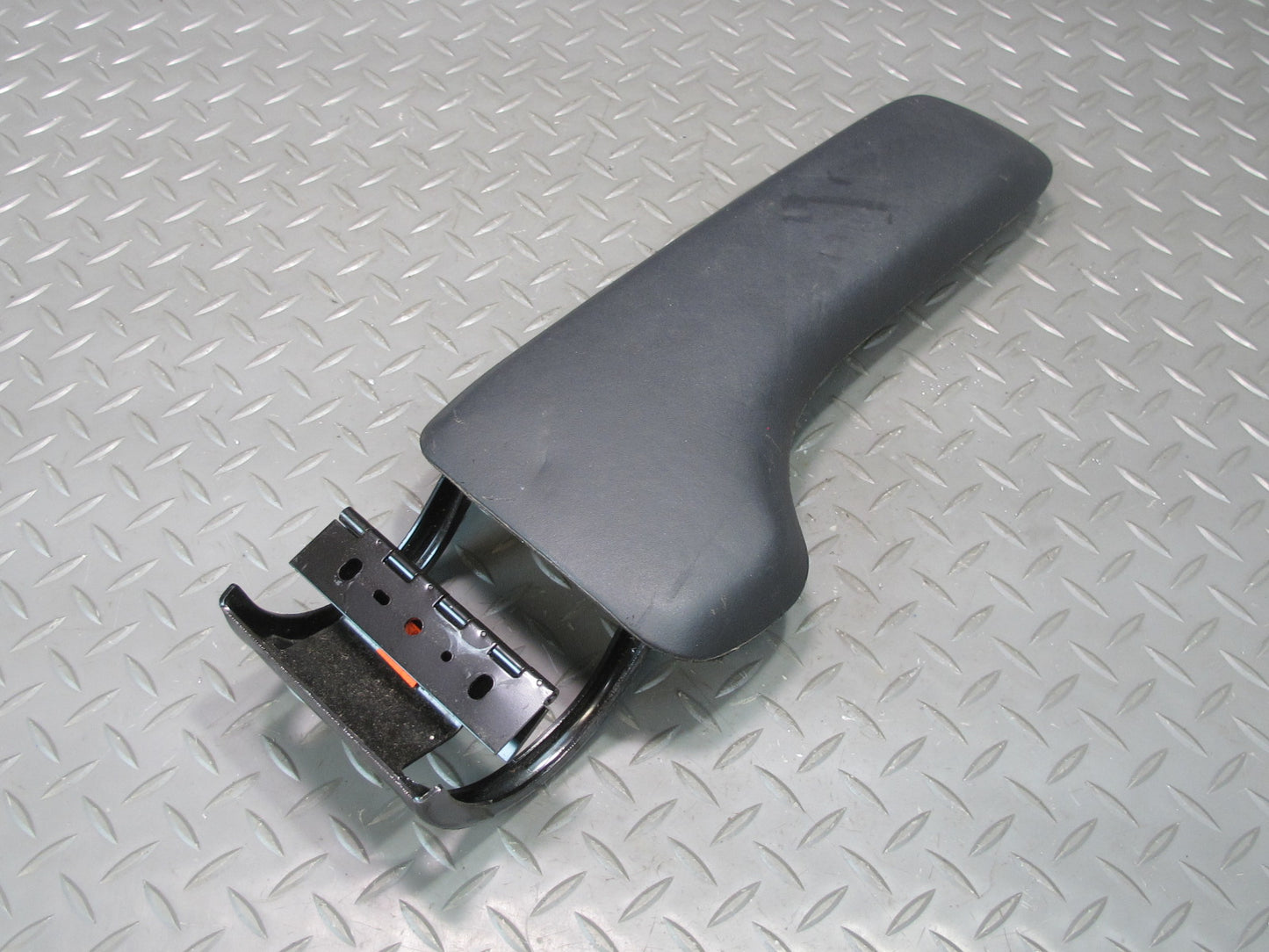 03-06 Chevrolet SSR Center Console Armrest Storage Lid Black OEM