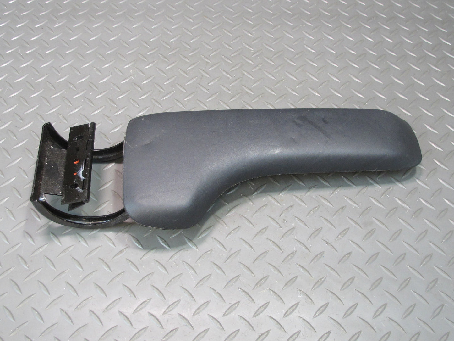 03-06 Chevrolet SSR Center Console Armrest Storage Lid Black OEM