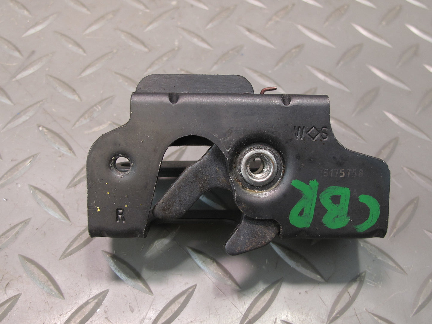 03-06 Chevrolet SSR Rear Right & Left Tailgate Lock Latches Set OEM