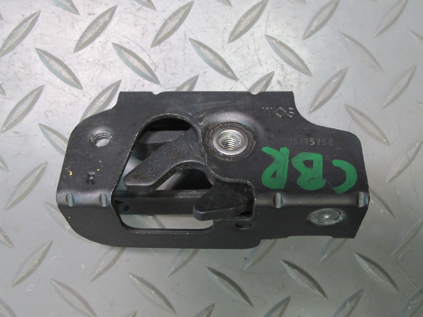 03-06 Chevrolet SSR Rear Right & Left Tailgate Lock Latches Set OEM