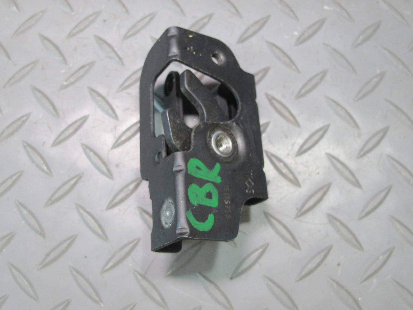 03-06 Chevrolet SSR Rear Right & Left Tailgate Lock Latches Set OEM