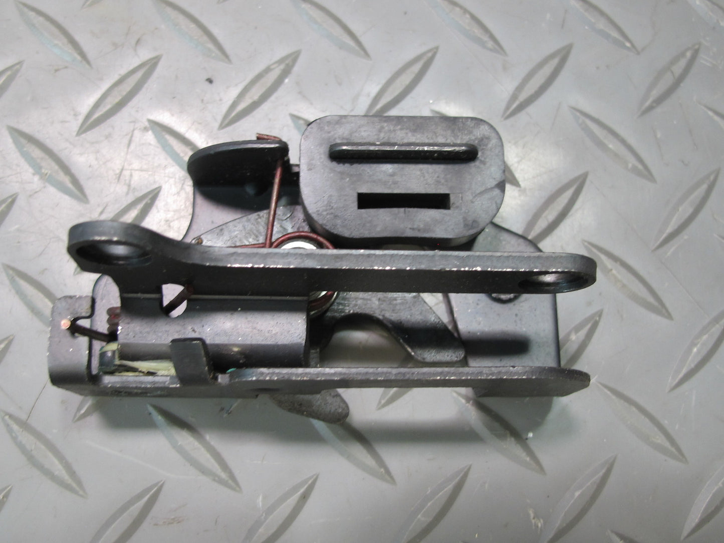 03-06 Chevrolet SSR Rear Right & Left Tailgate Lock Latches Set OEM