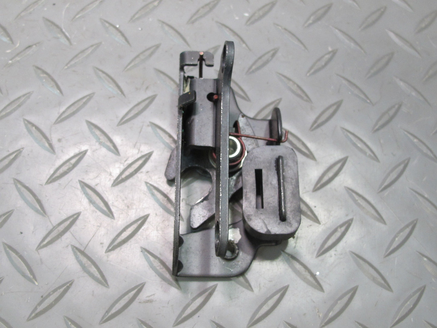 03-06 Chevrolet SSR Rear Right & Left Tailgate Lock Latches Set OEM