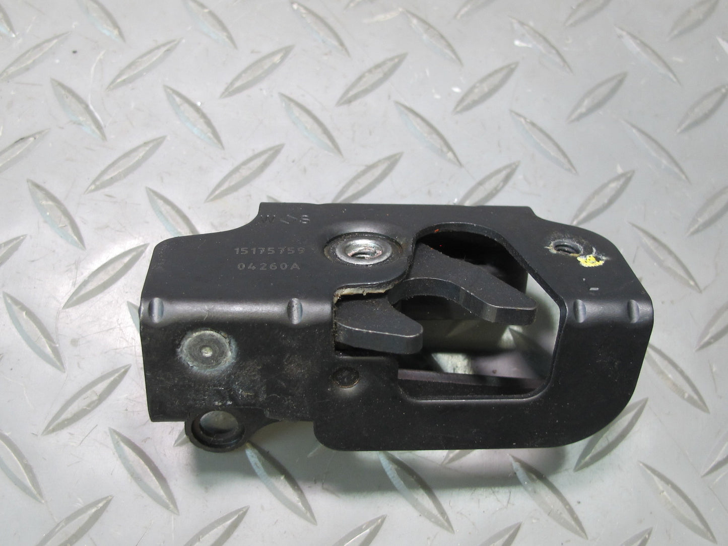 03-06 Chevrolet SSR Rear Right & Left Tailgate Lock Latches Set OEM