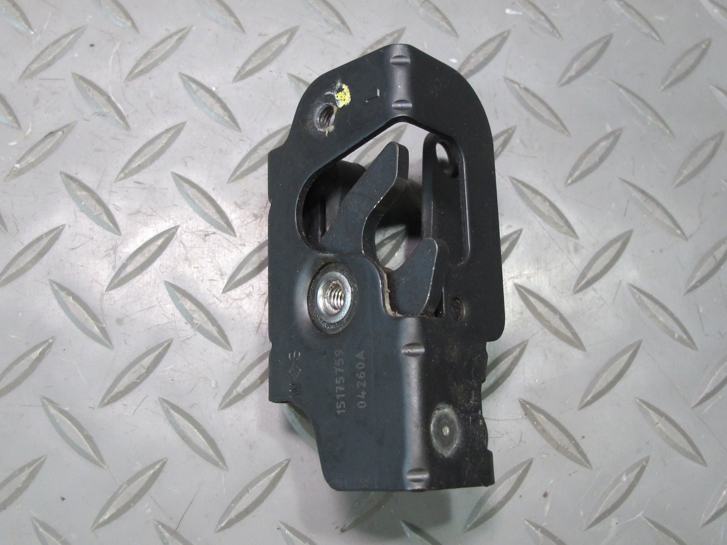 03-06 Chevrolet SSR Rear Right & Left Tailgate Lock Latches Set OEM