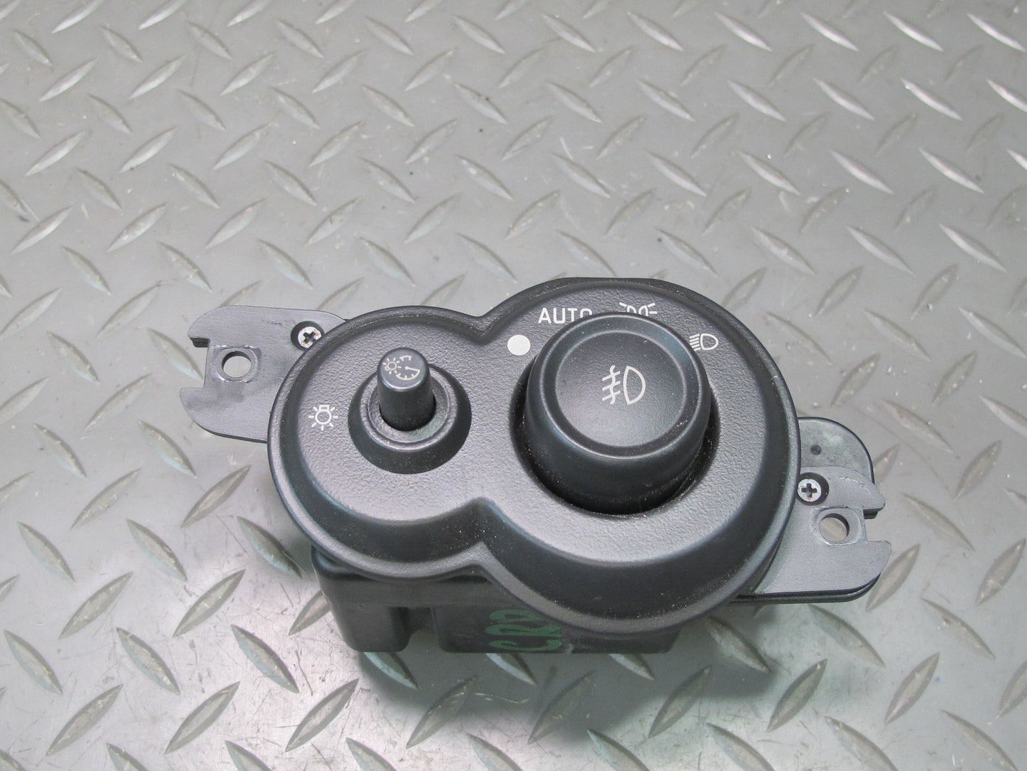 03-06 Chevrolet SSR Dashboard Dash Left Headlight Control Switch OEM