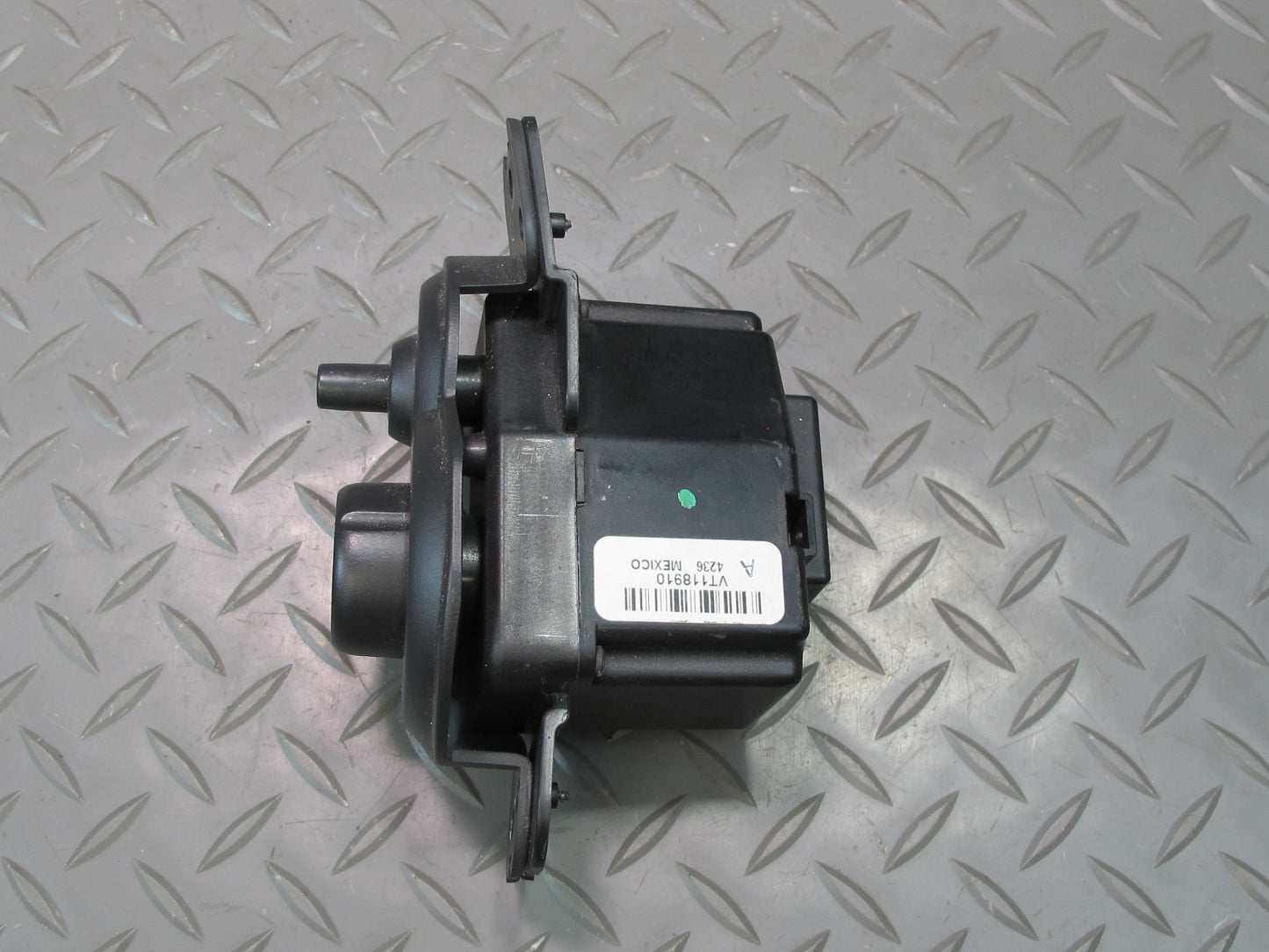 03-06 Chevrolet SSR Dashboard Dash Left Headlight Control Switch OEM