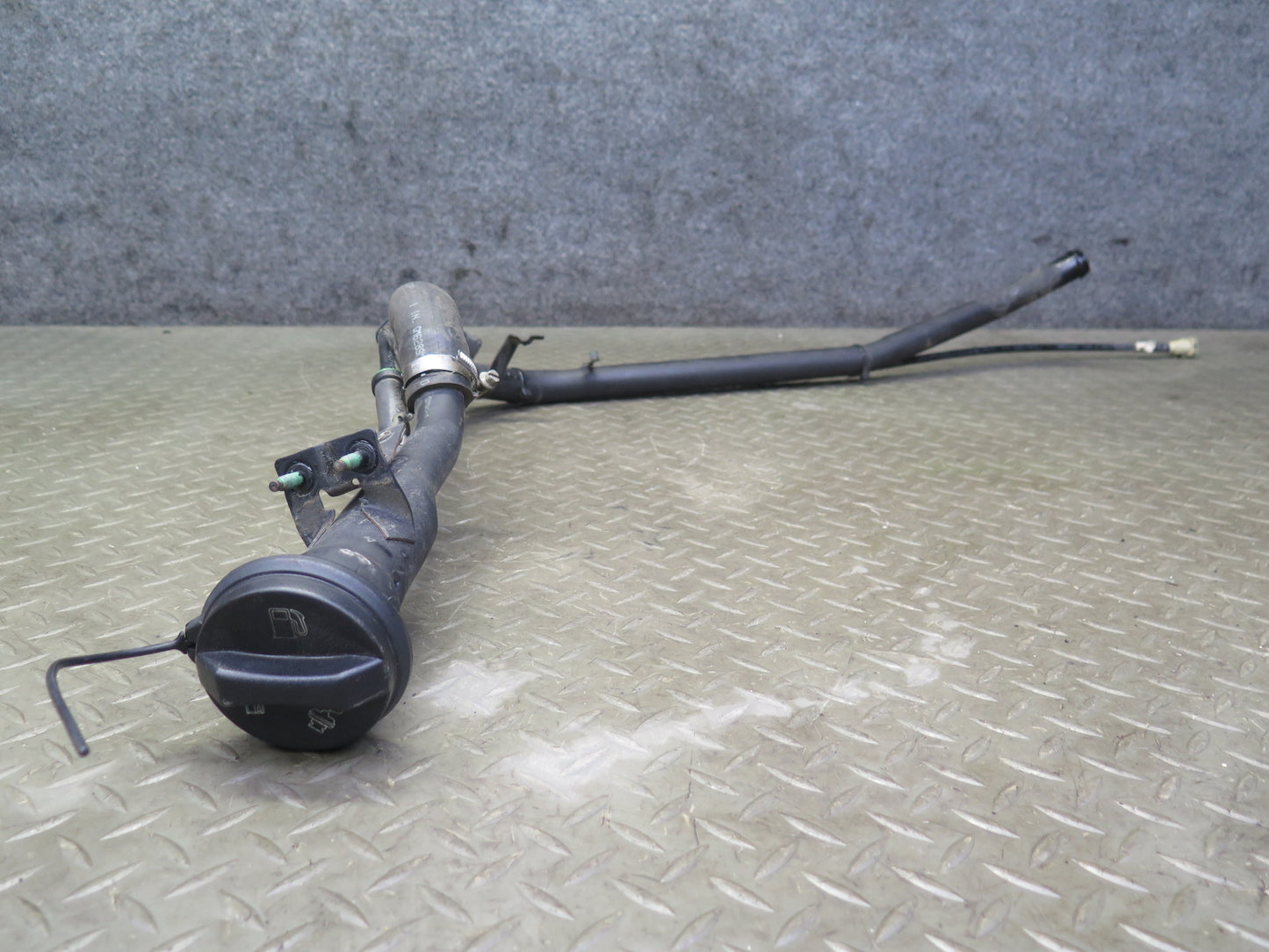 03-06 Chevrolet SSR Fuel Filler Neck Pipe w Fuel Cap OEM