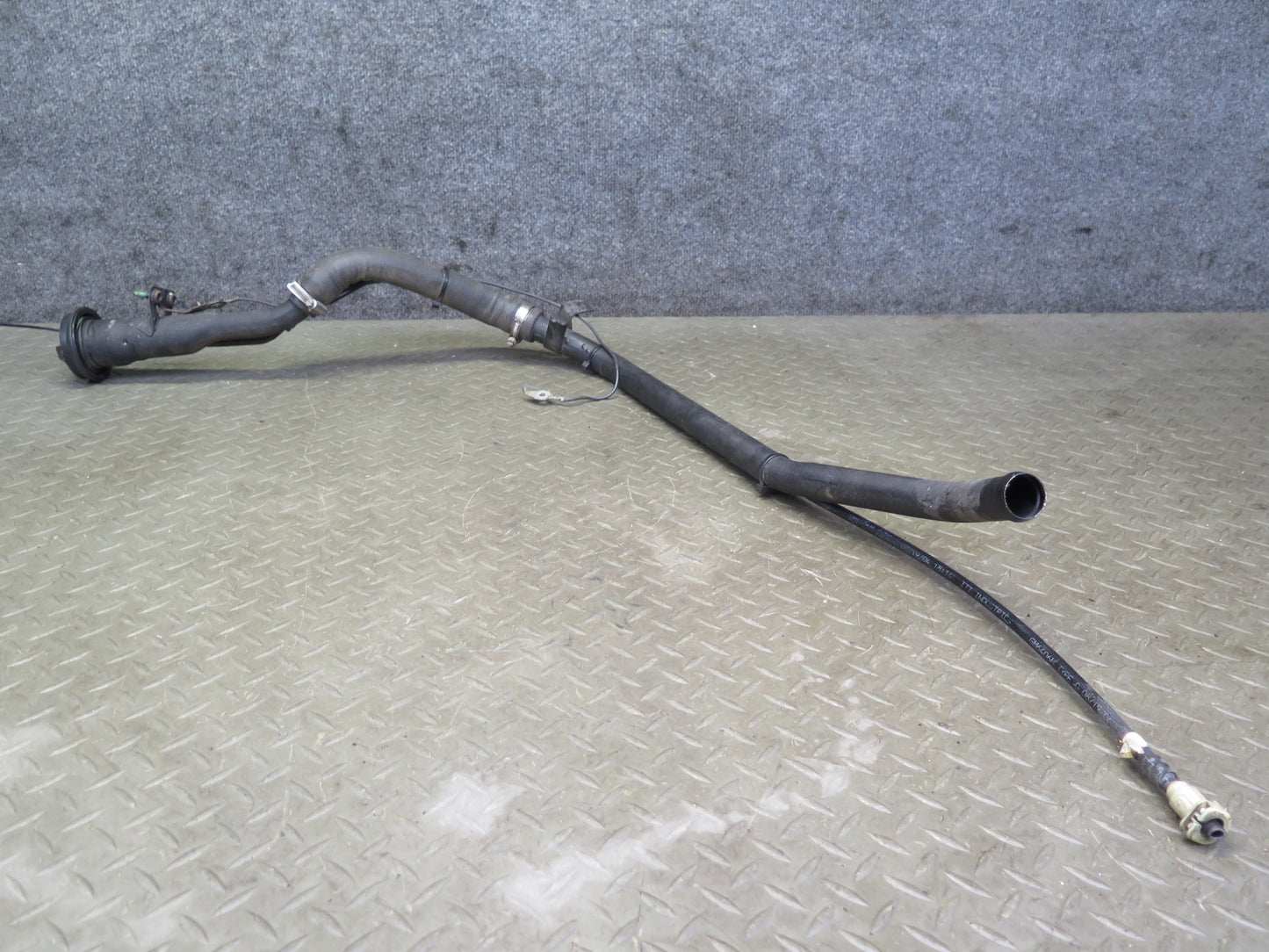 03-06 Chevrolet SSR Fuel Filler Neck Pipe w Fuel Cap OEM