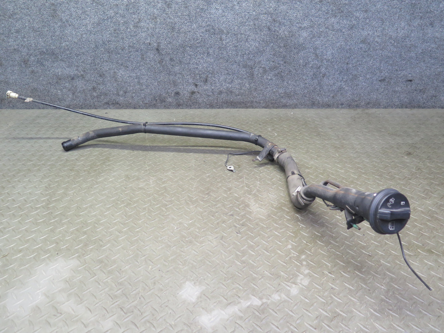 03-06 Chevrolet SSR Fuel Filler Neck Pipe w Fuel Cap OEM