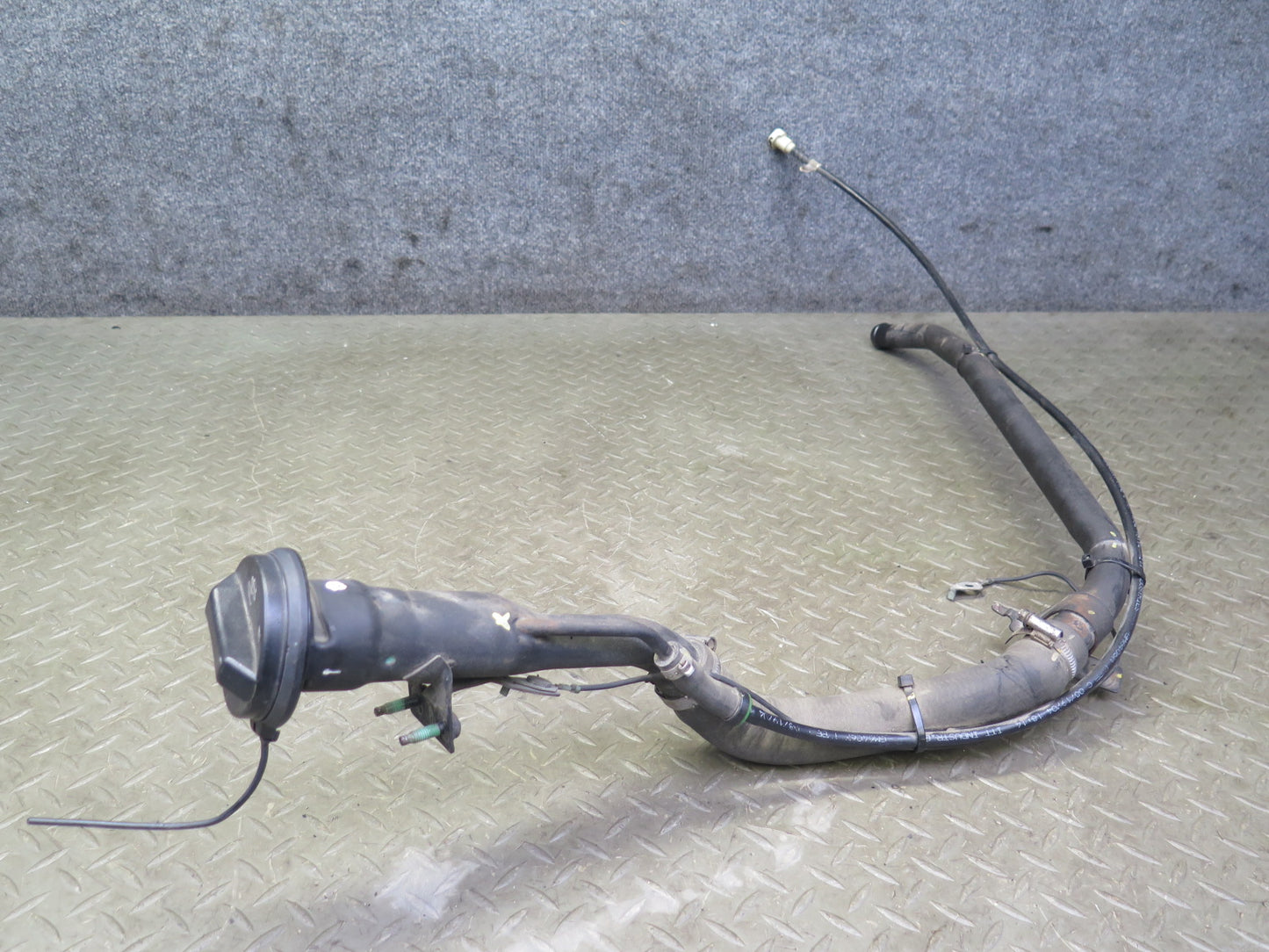 03-06 Chevrolet SSR Fuel Filler Neck Pipe w Fuel Cap OEM