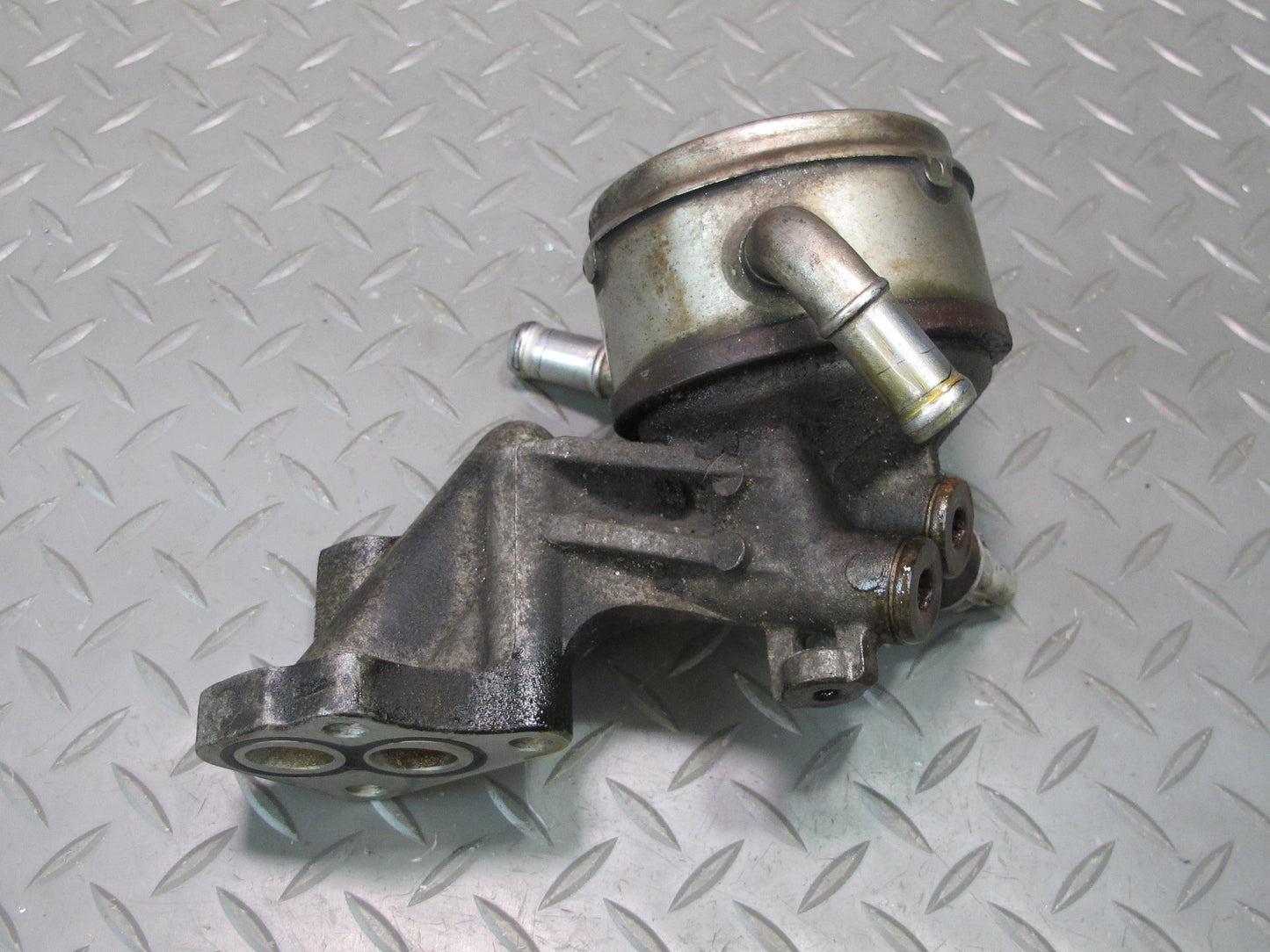 2004-2009 Lexus UZJ120L GX470 4.7L Engine Oil Cooler W/ Bracket