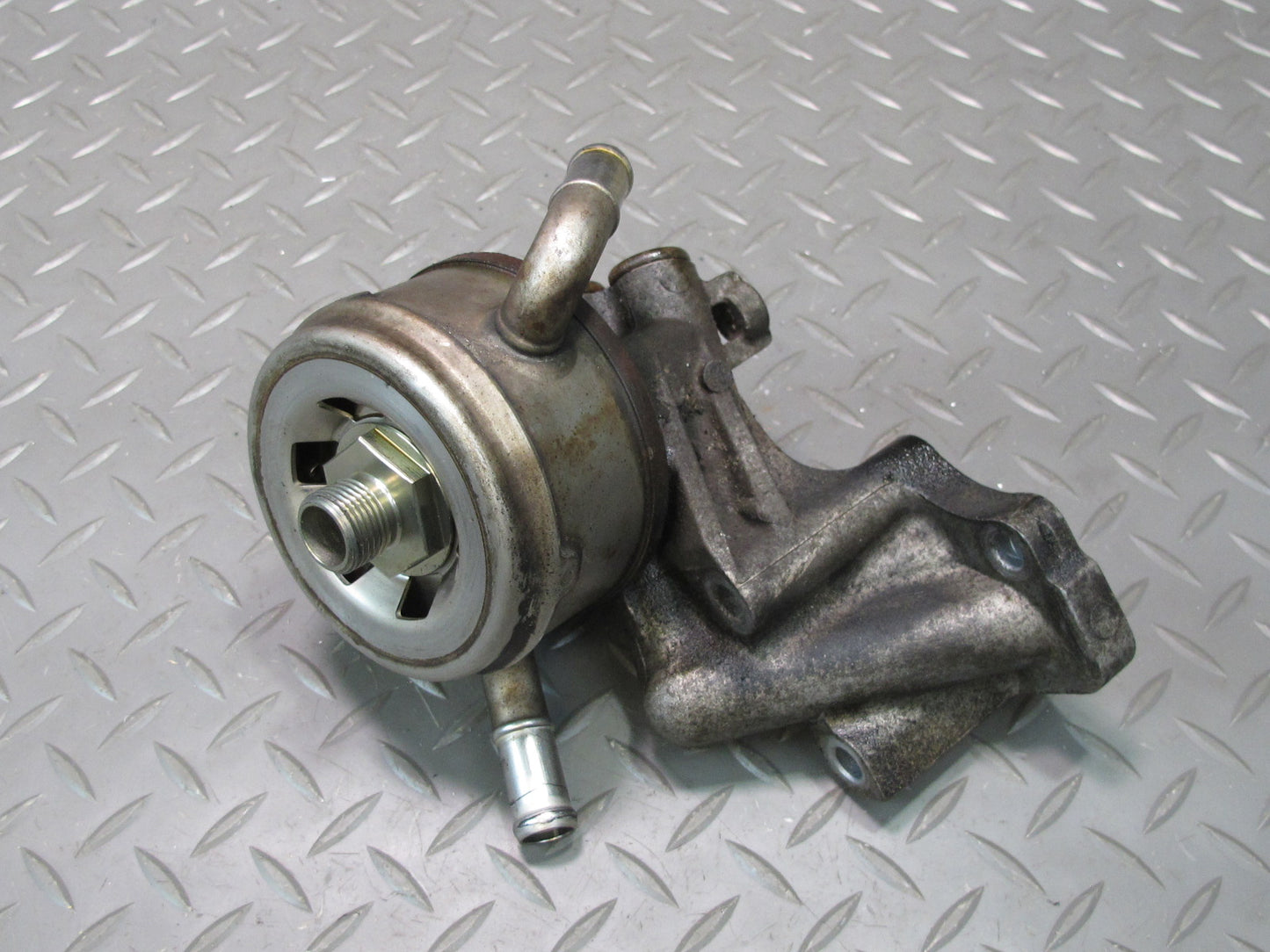 2004-2009 Lexus UZJ120L GX470 4.7L Engine Oil Cooler W/ Bracket