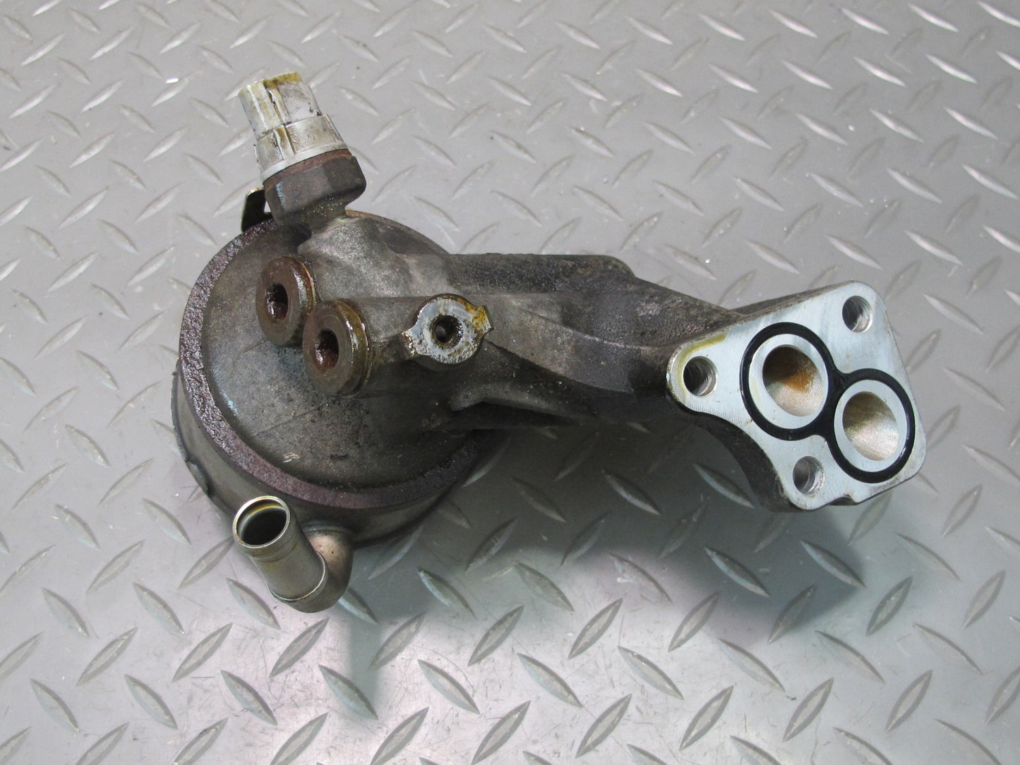 2004-2009 Lexus UZJ120L GX470 4.7L Engine Oil Cooler W/ Bracket