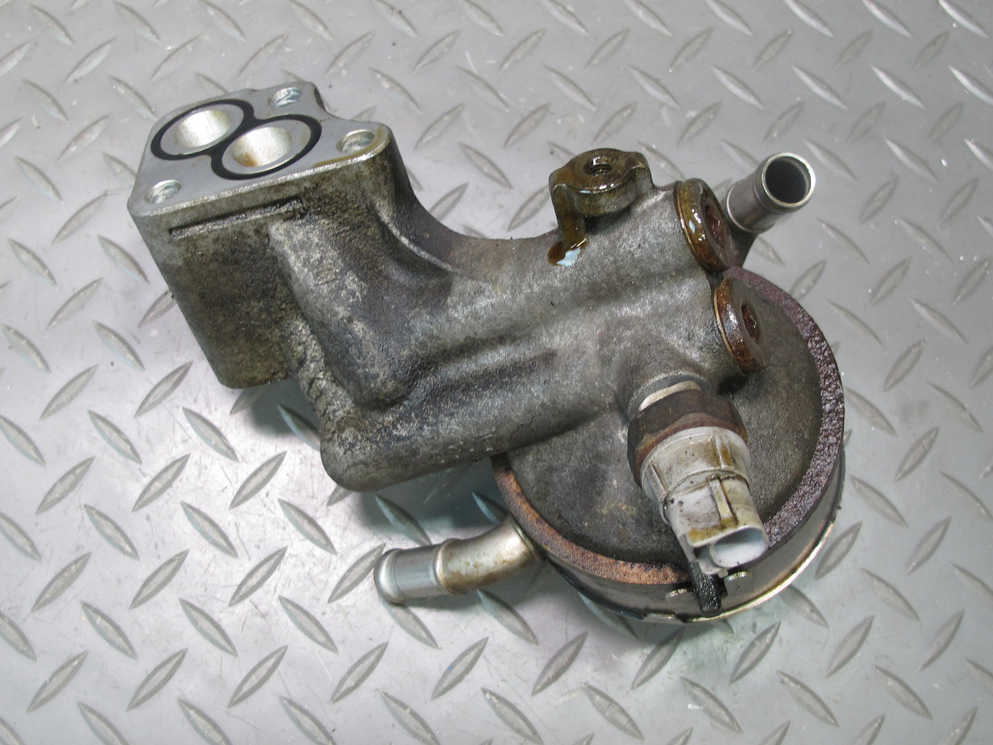 2004-2009 Lexus UZJ120L GX470 4.7L Engine Oil Cooler W/ Bracket