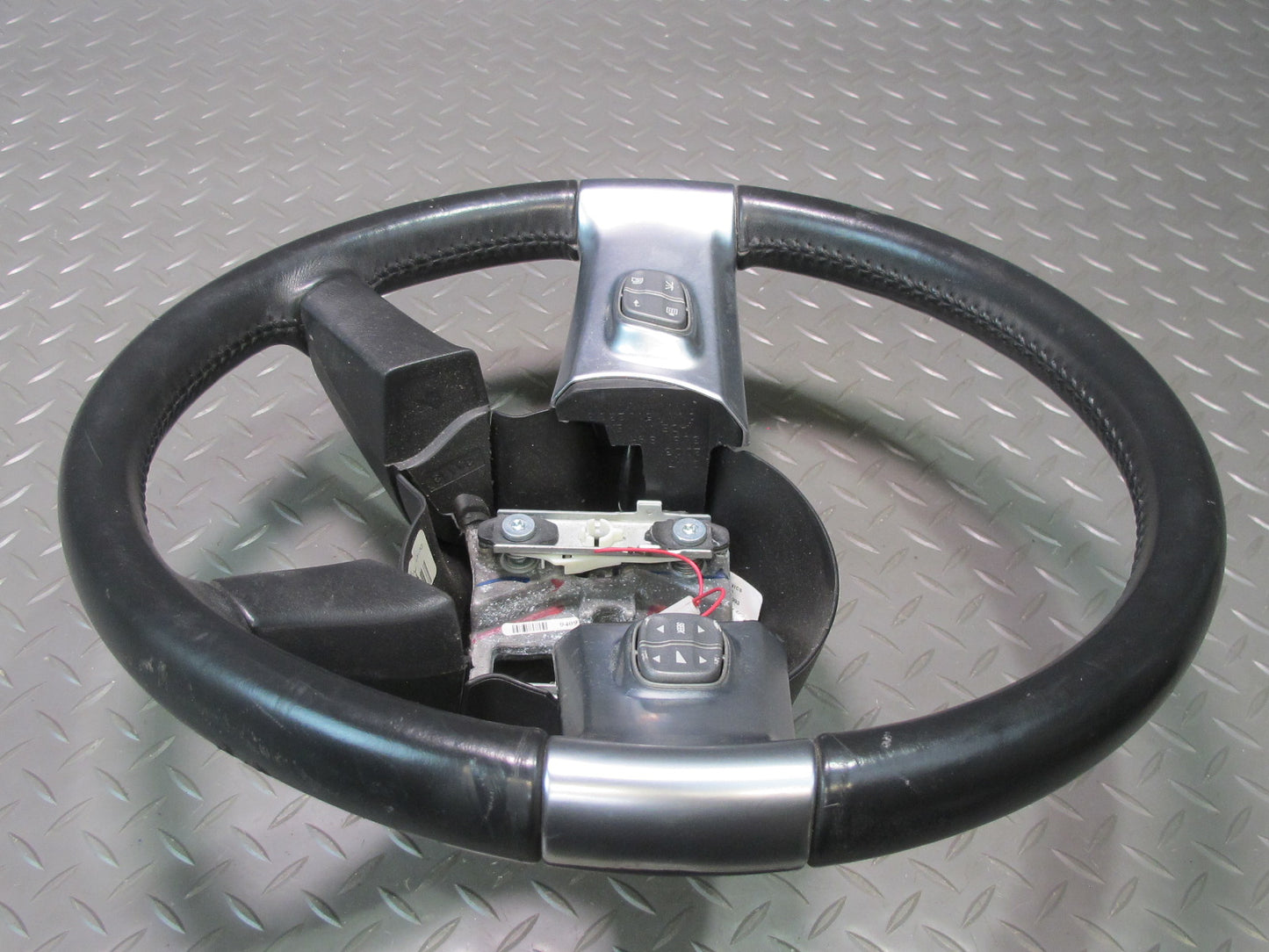 03-06 Chevrolet SSR Multifunction Leather Steering 15162293 OEM