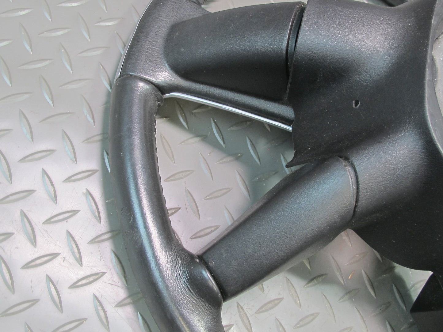 03-06 Chevrolet SSR Multifunction Leather Steering 15162293 OEM