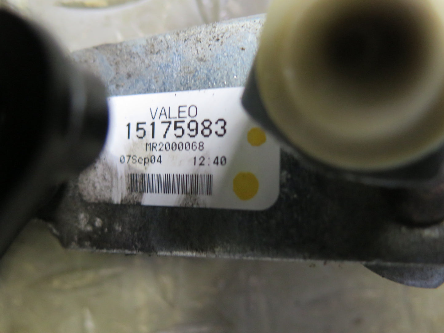 03-06 Chevrolet SSR Front Windshield Wiper Transmission Linkage w Motor OEM