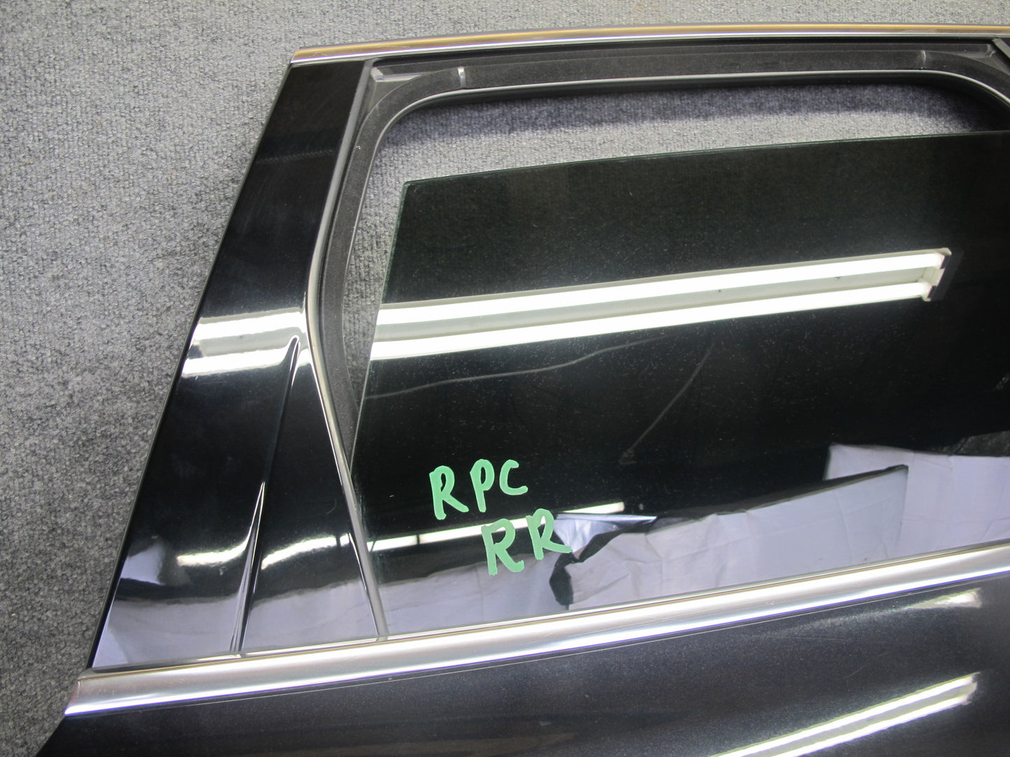 2011-2018 Porsche Cayenne 958 Rear Right Side Door Shell Panel W/ Glass Black